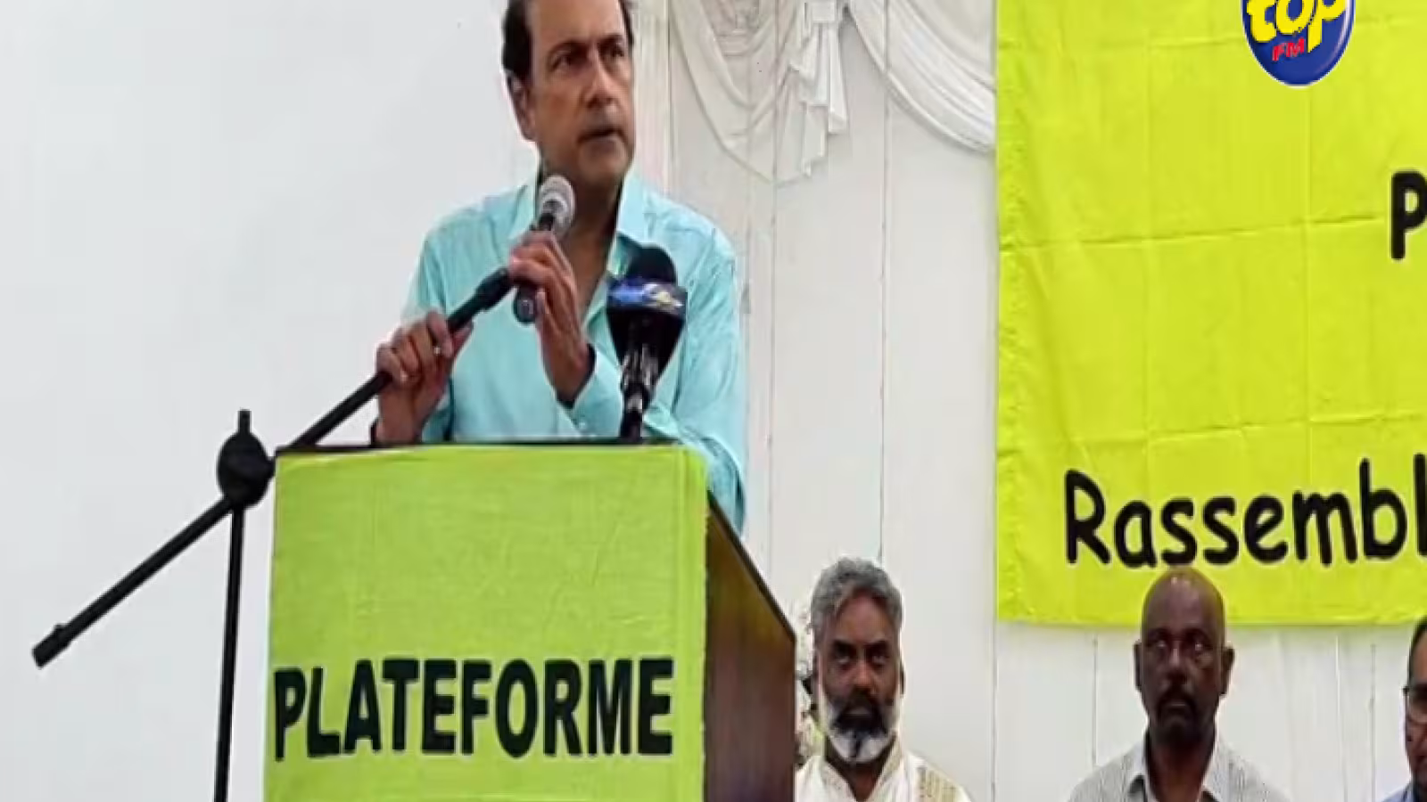 Fête de fin d’année de la Plateforme Militante : « Travaille qui nous faire en 3 ans nous en droit fière et nous plateforme militante nous prend bon décision de rejoindre Pravind Jugnauth en 2018 » indique Steven Obeegadoo