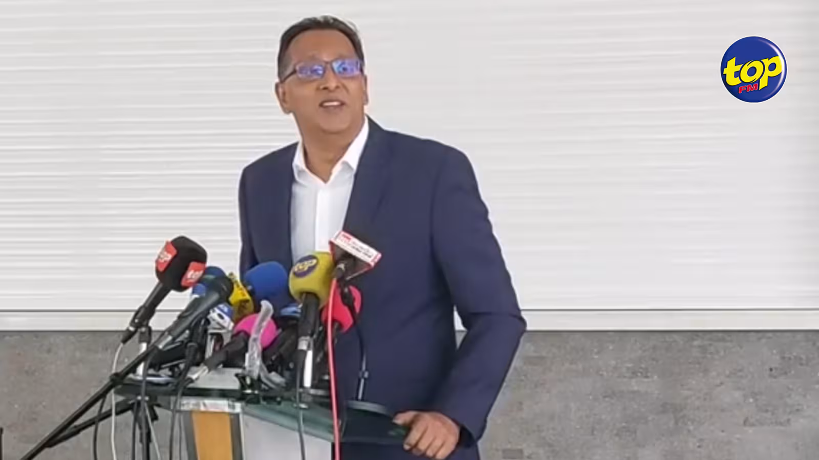 Allégations de Sherry Singh : « Parmi les trois versions de Pravind Jugnauth, laquelle est la vérité ? » demande Roshi Bhadain
