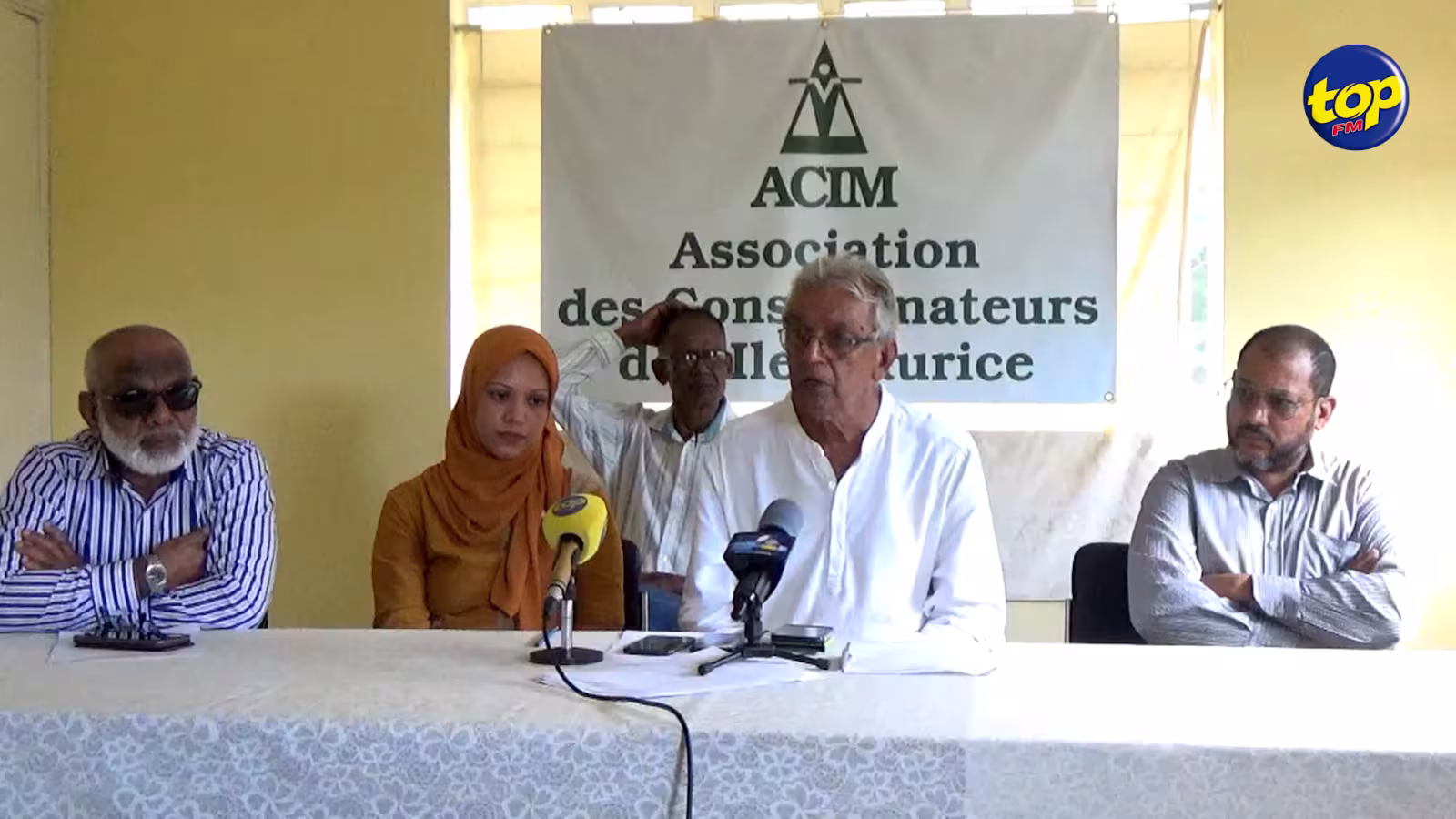Frais supplémentaires appliqués sur les colis en provenance de l’étranger : « Nous réclamons une rencontre avec la direction de Mauritius Post », affirme Jayen Chellum 