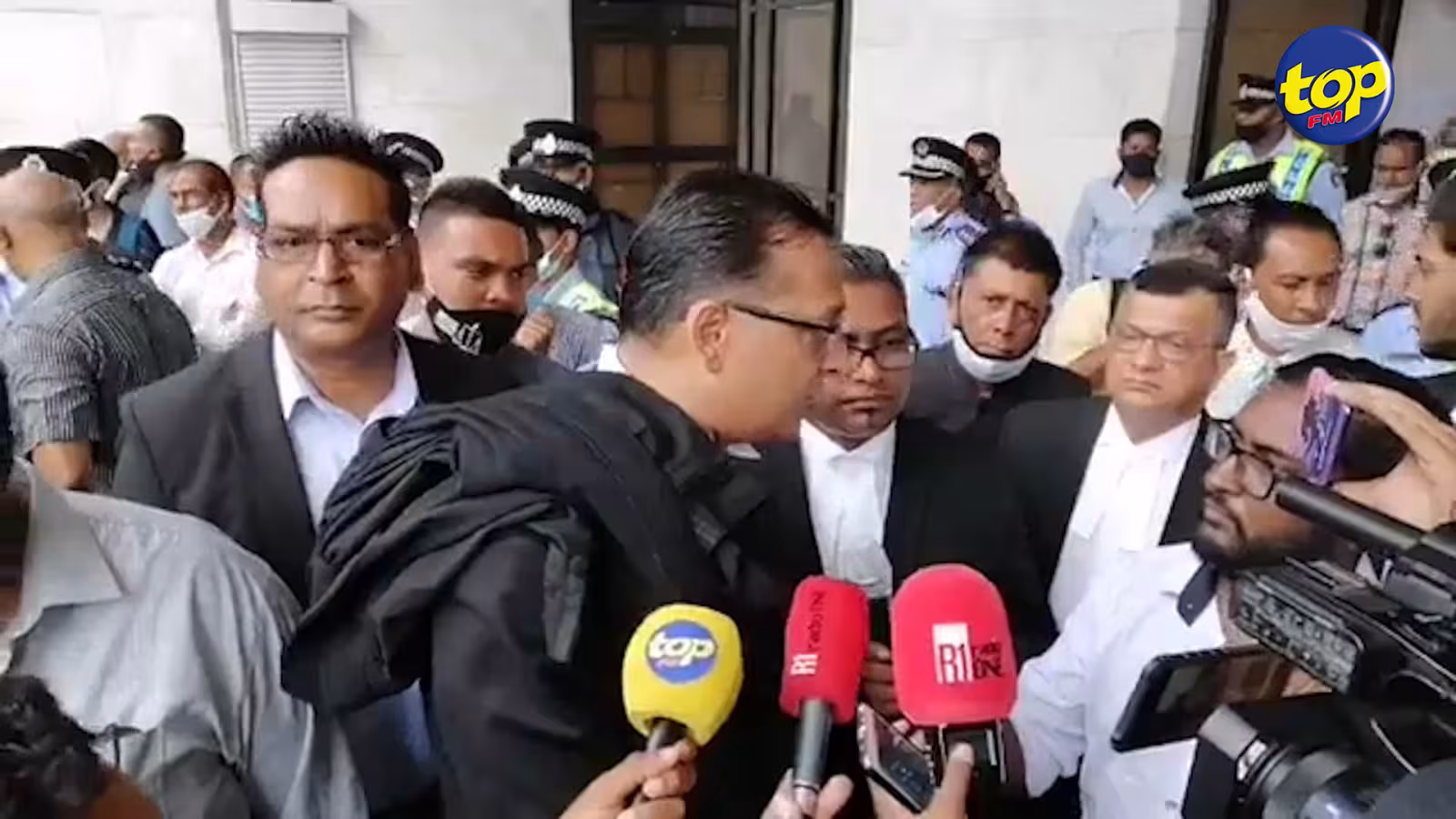 Renvoi de l’affaire Constituency Clerk au 29 janvier : ‘il a fallu qu’on initie la private prosecution pour que la police démarre une enquête’, s’insurge Roshi Bhadain