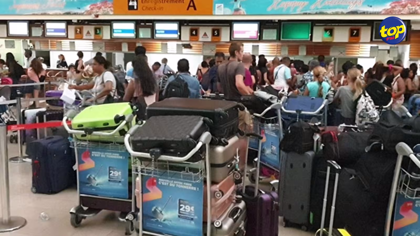 À l’aéroport : deux agents de l’ADSU intimident un officier de sécurité