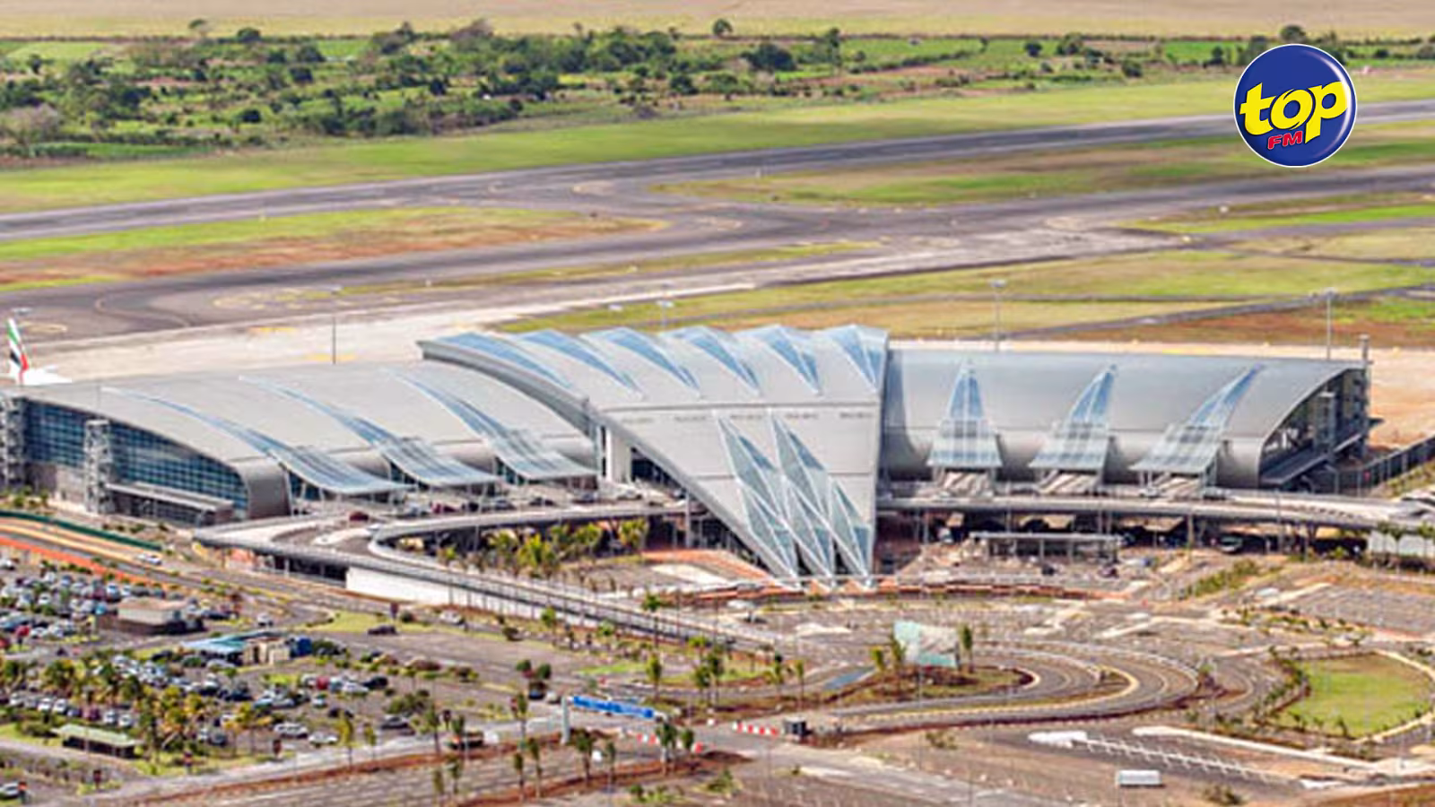 36 personnes en auto-isolement après le cafouillage de l’aéroport samedi dernier : une autre est en mer selon les autorités