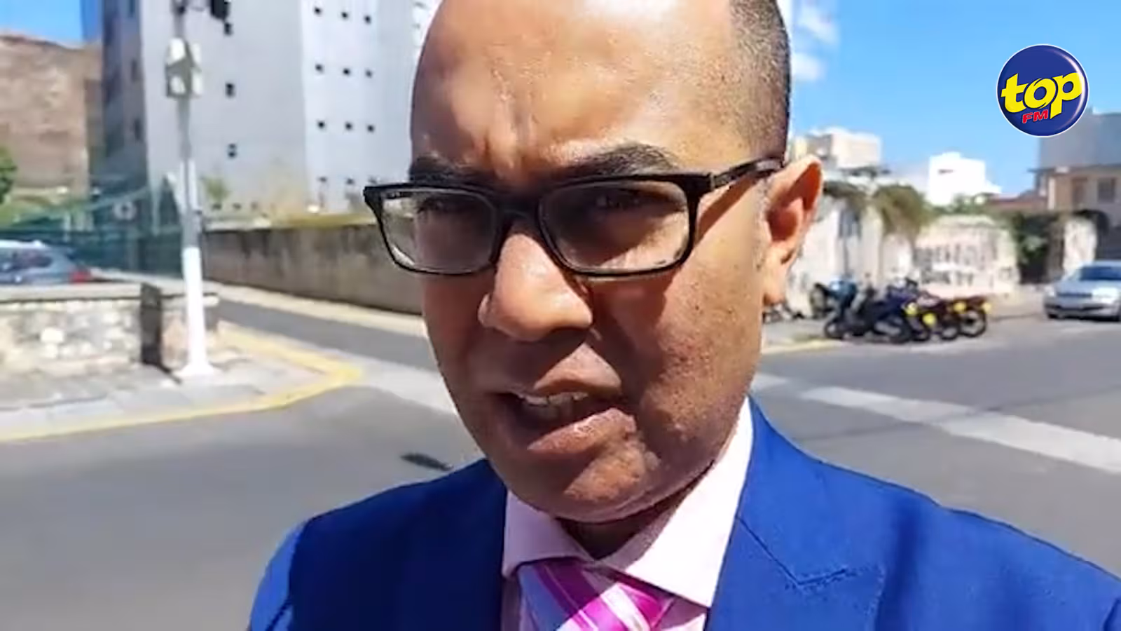 En Cour suprême ce matin : Sherry Singh retire sa plainte pour outrage à la cour contre Akil Bissessur