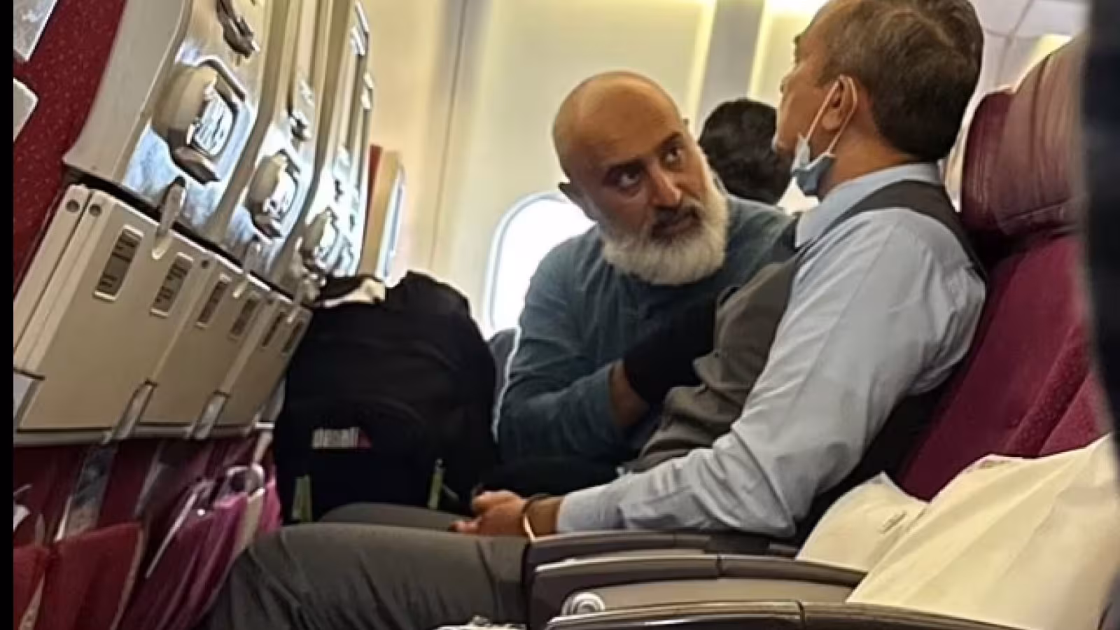 Des menaces d’un passager forcent un vol de Malaysian Airlines à retourner à Sydney