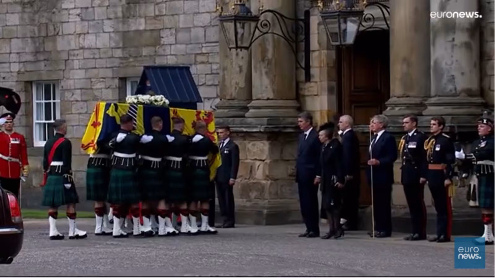Le cercueil d’Elizabeth II est au palais d’Holyroodhouse à Edimbourg