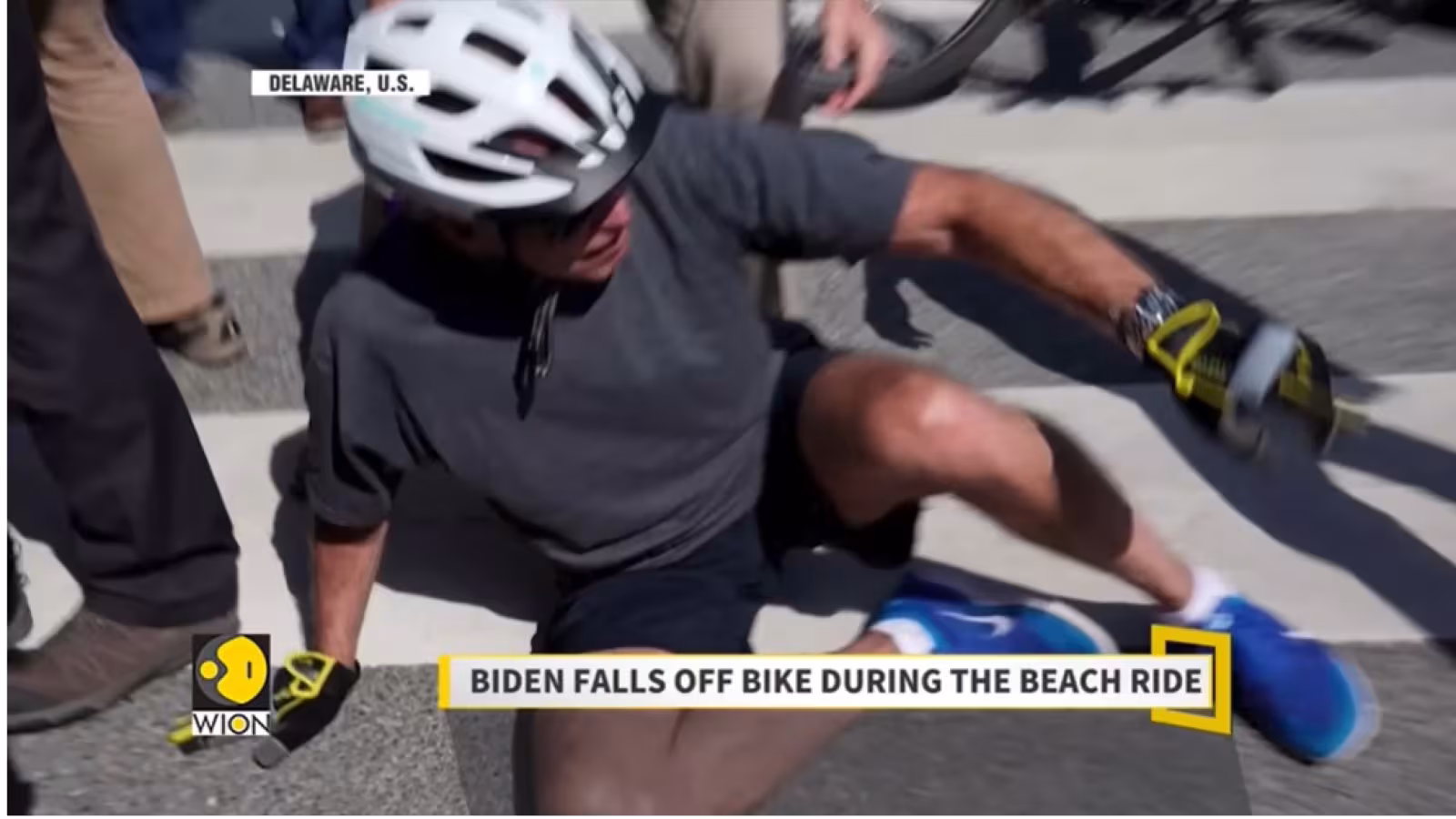 Joe Biden tombe de vélo et fait la une de la presse
