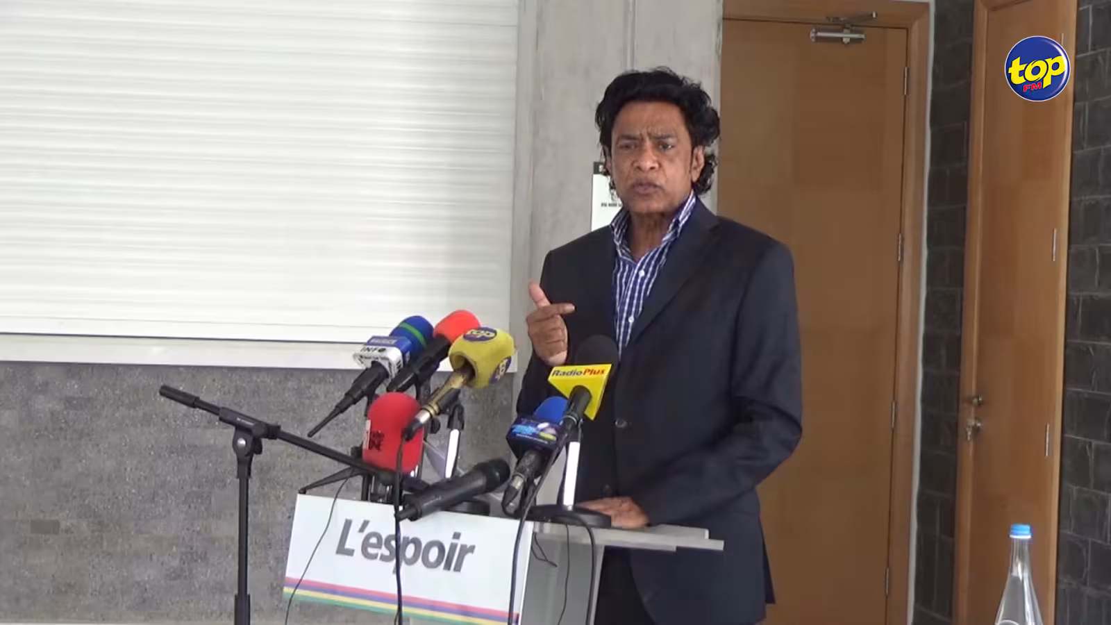 Covid-19 : «  C’est une rentrée des classes catastrophique… la ministre de l’Éducation est dépassée », affirme Nando Bodha