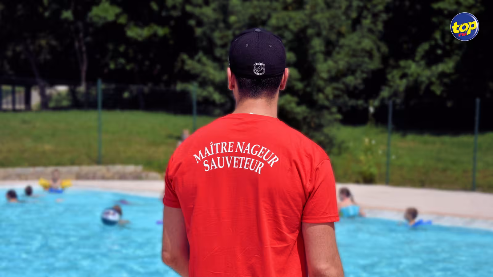 Drame dans la piscine d’un hôtel : « Quelqu’un peut très bien devenir maître nageur à 18 ans, à condition d’avoir le life saving certificate » dit Kamlesh Coomar Fulena