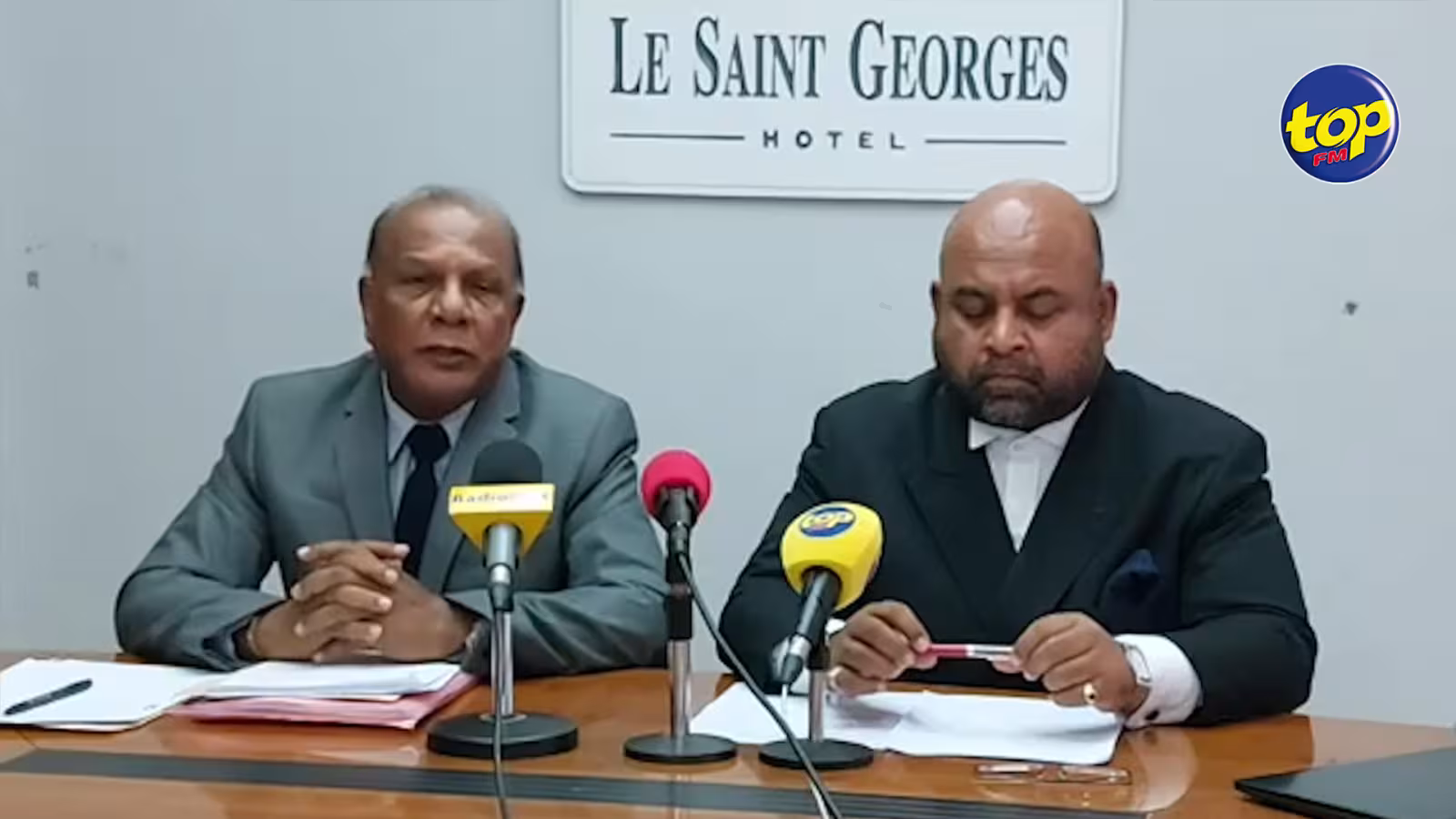 L’affaire sera écoutée par la cour intermédiaire : Vishnu Bundhun réclame Rs 2 M de dommages à Avinash Teeluck et la Mauritius Broadcasting Corporation… « Ce n’est pas une question d’argent », affirme l’ancien ministre
