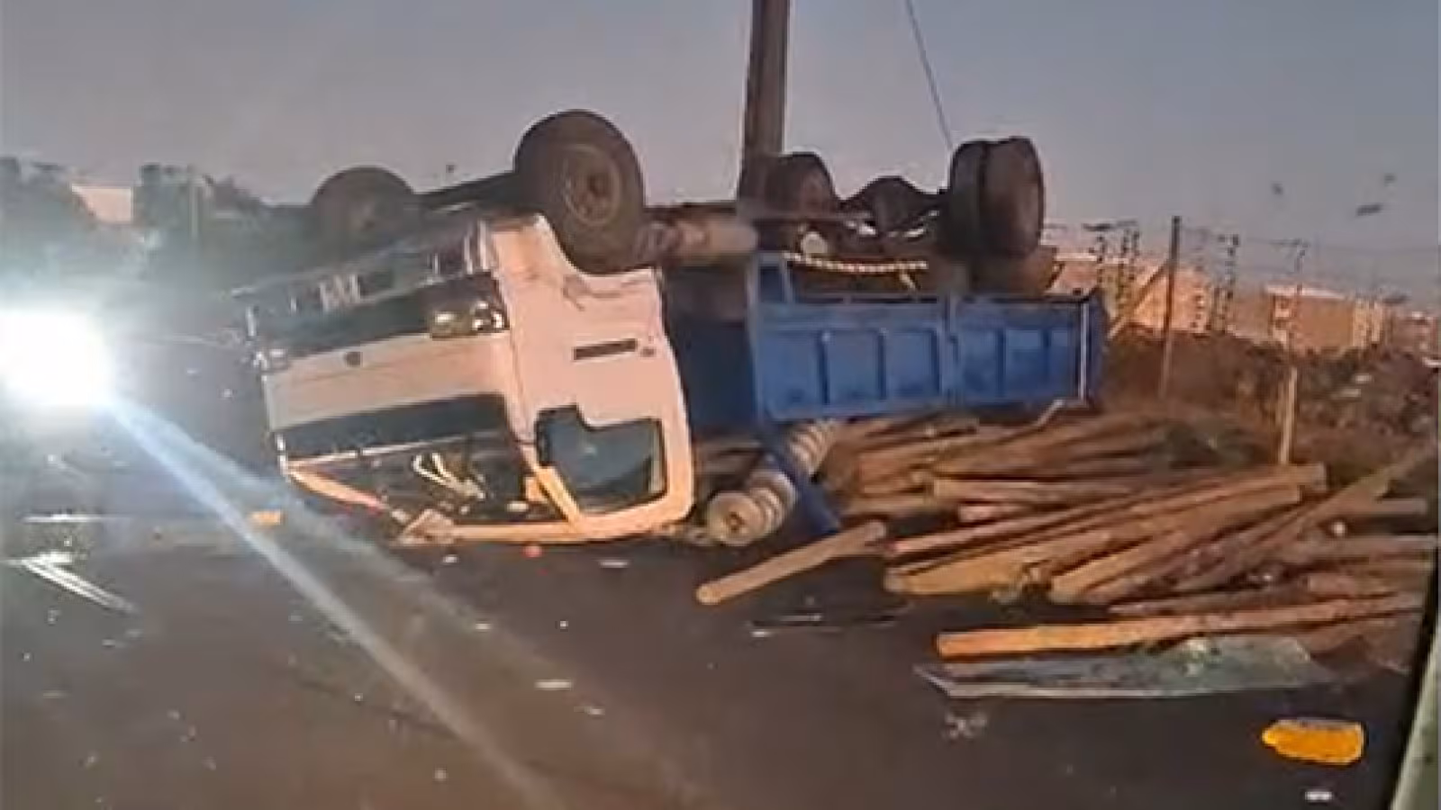Beau Songes : Collision entre un camion et une voiture ce matin