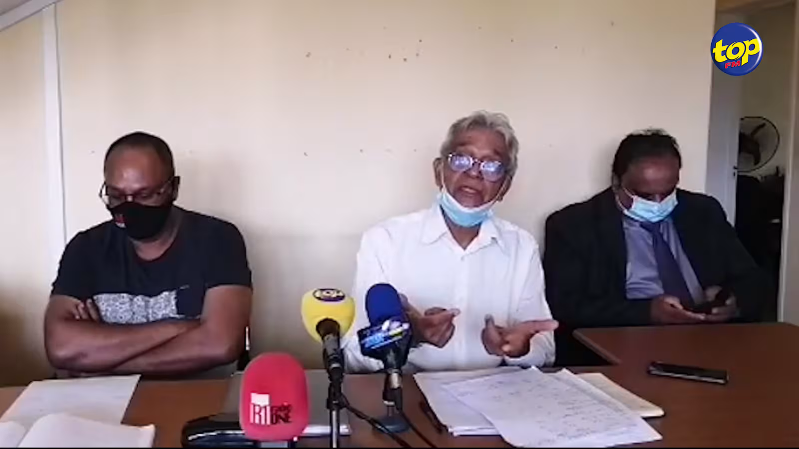 Grève de la faim de Nishal Joyram : réunion infructueuse avec le ministre Callichurn ; ‘ce gouvernement est insensible à l’état de santé de Nishal, le ministre a demandé l’arrêt de la grève mais elle se poursuivra’, martèle Jayen Chellum