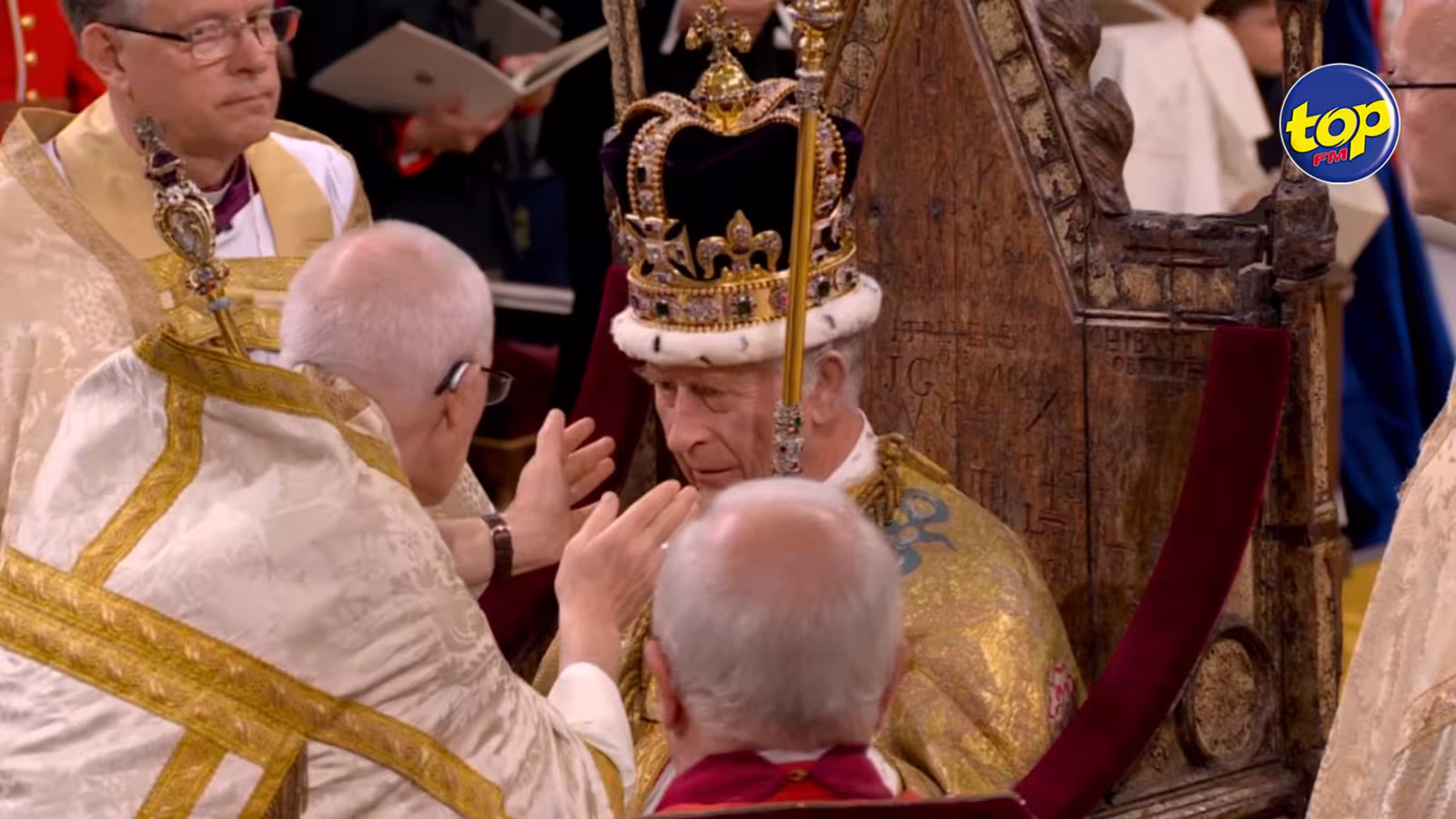 Le roi Charles III a été couronné ce samedi 06 mai  à l’abbaye de Westminster à Londres lors d’une cérémonie chrétienne pleine de pompe et de solennité, huit mois après la mort d’Élisabeth II
