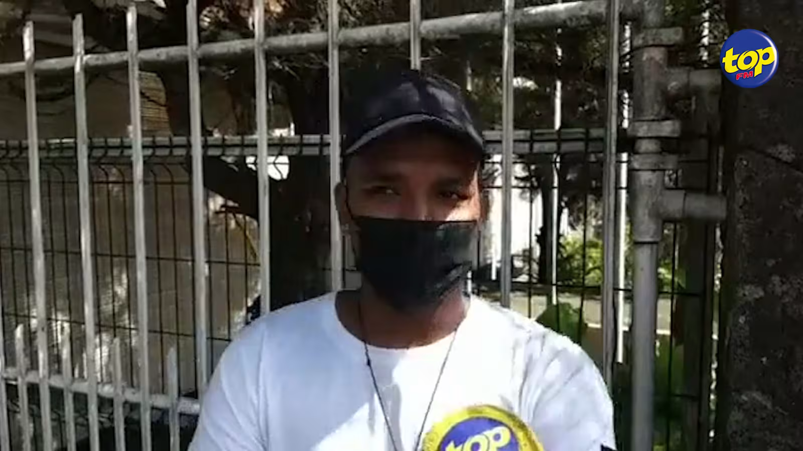 En cour de Pamplemousses ce matin : Darren Activiste s’acquitte de sa caution de Rs 3 000
