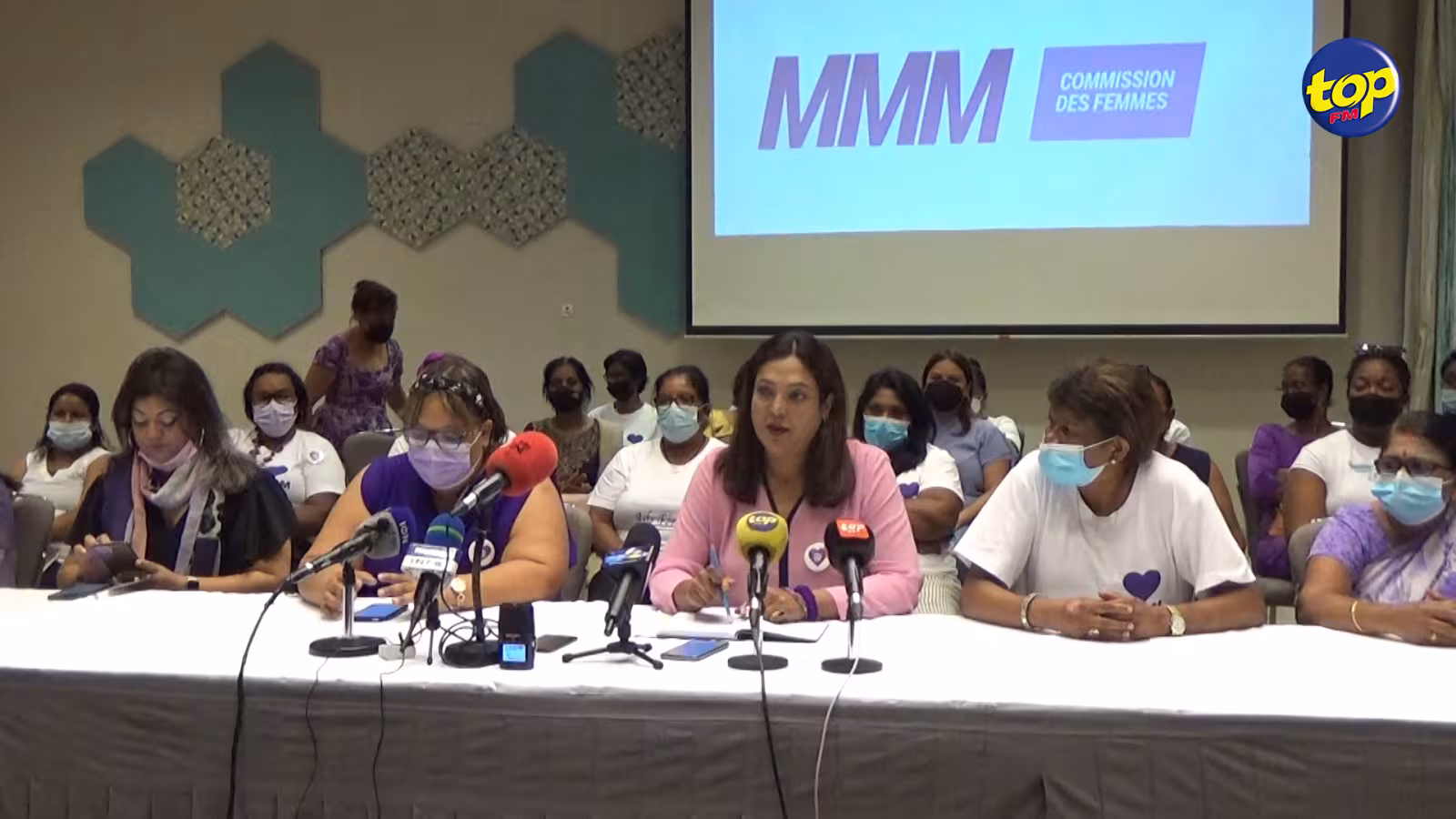 Politique : L’aile féminine du MMM prend Jenny Adebiro à contrepied et affirme qu’elle a toujours été soutenue