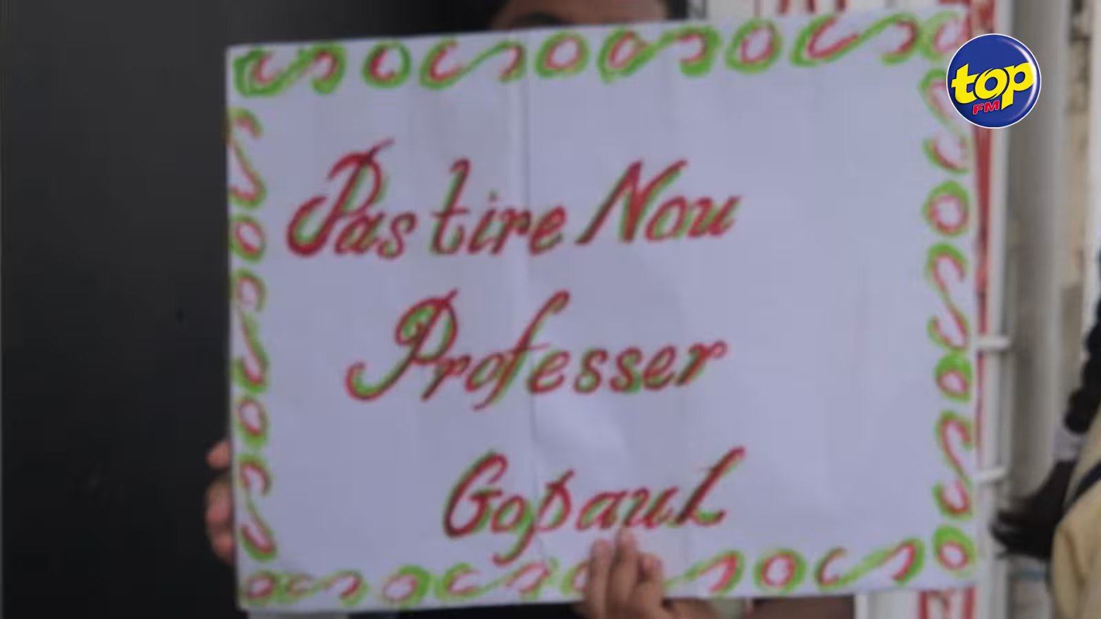 Transfert d’un enseignant de l’école Raoul Rivet : la FCSOU réclame la révocation de la ministre Leela Devi-Dookhun
