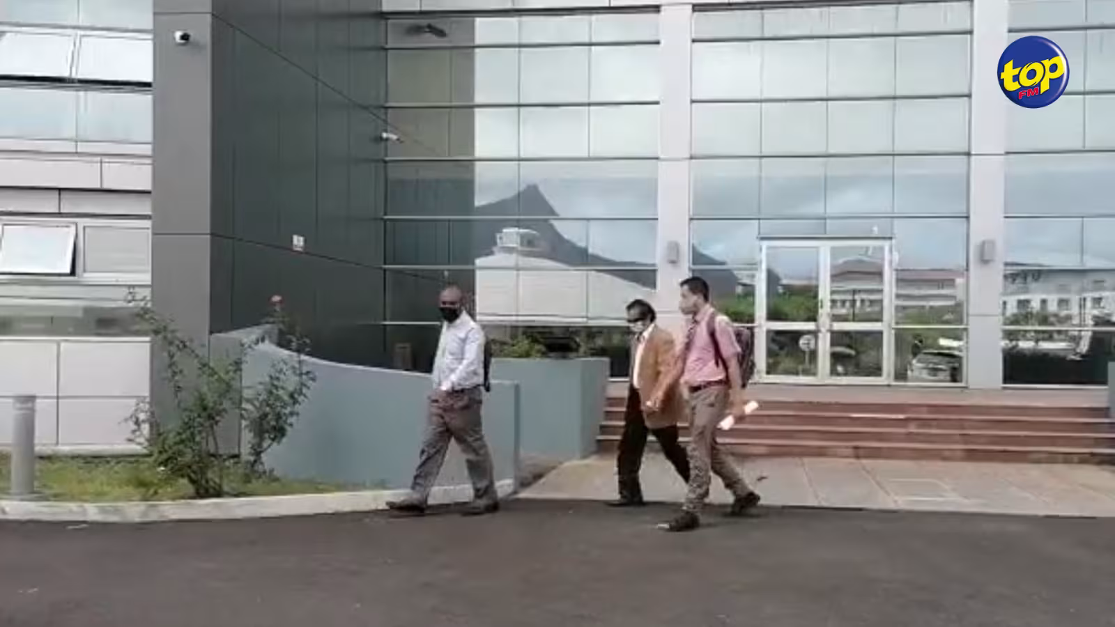Inculpé provisoirement de corruption : Harry Krishna Bucktowar libéré contre une caution de Rs 30 000 et une reconnaissance de dette de Rs 100 000