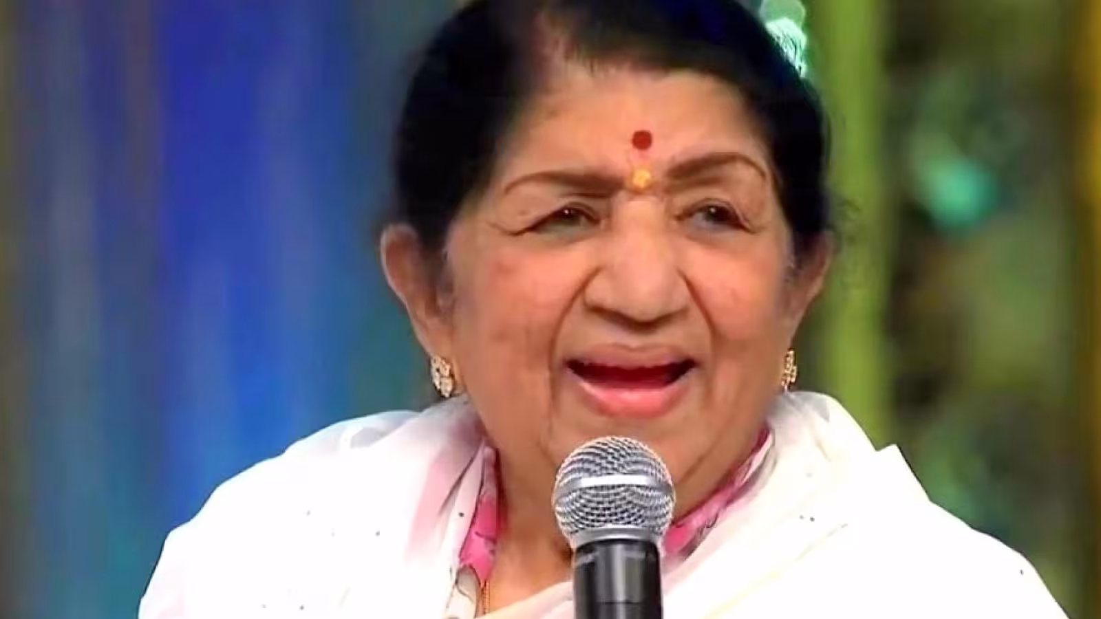 Inde : 2 jours de deuil et funérailles nationales ce soir pour Lata Mangeshkar