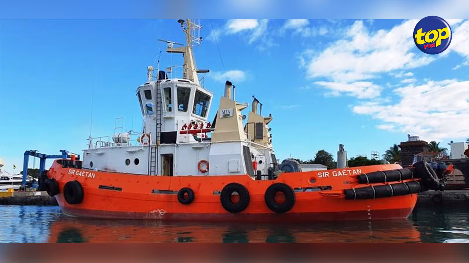Affaire Wakashio : au large de Poudre d’Or, un remorqueur de la Mauritius Ports Authority avec des personnes à bord a coulé hier alors qu’il remorquait une barge