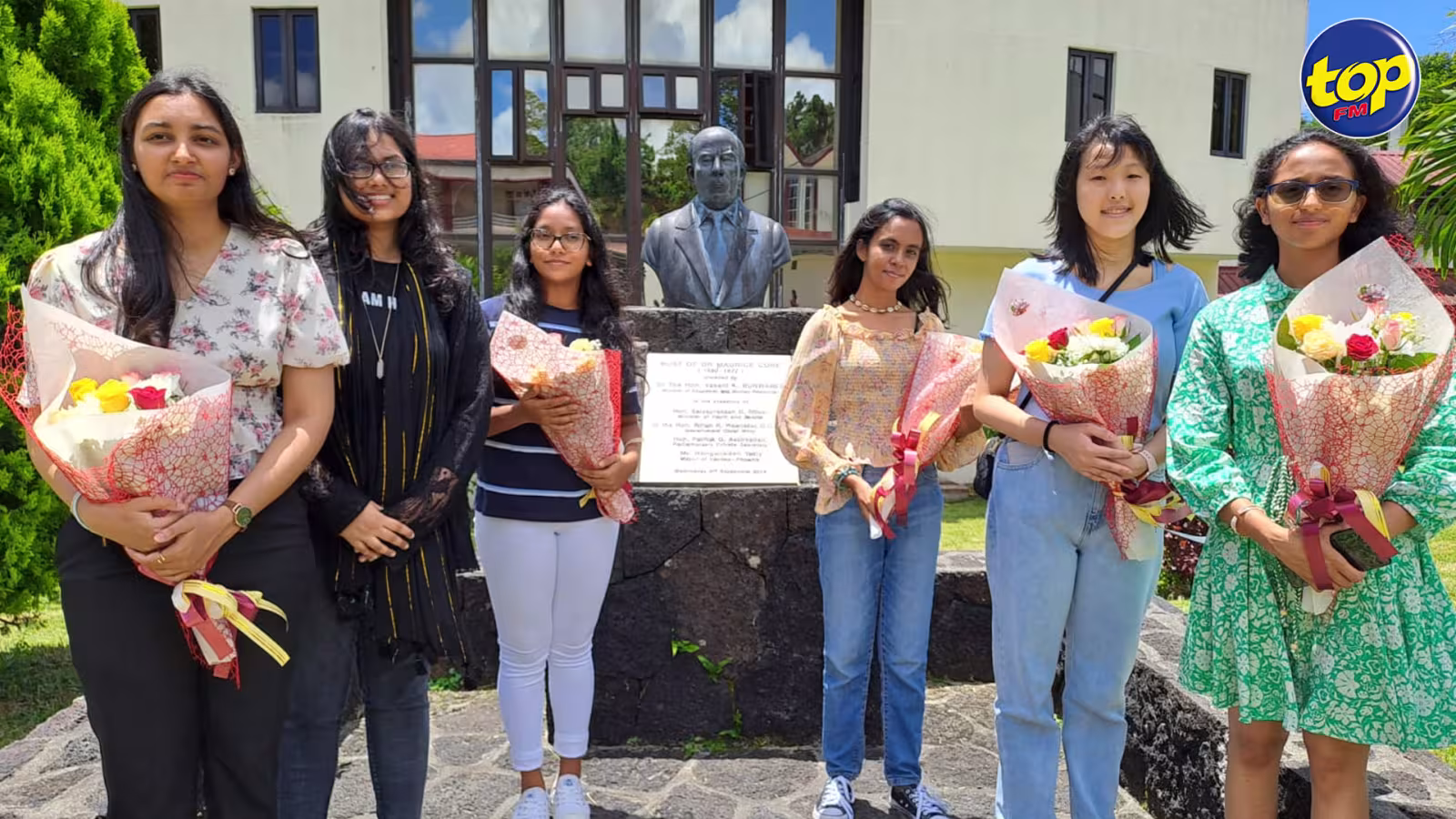 HSC Cuvée 2022 : Le Collège Dr Maurice Curé décroche 6 lauréates