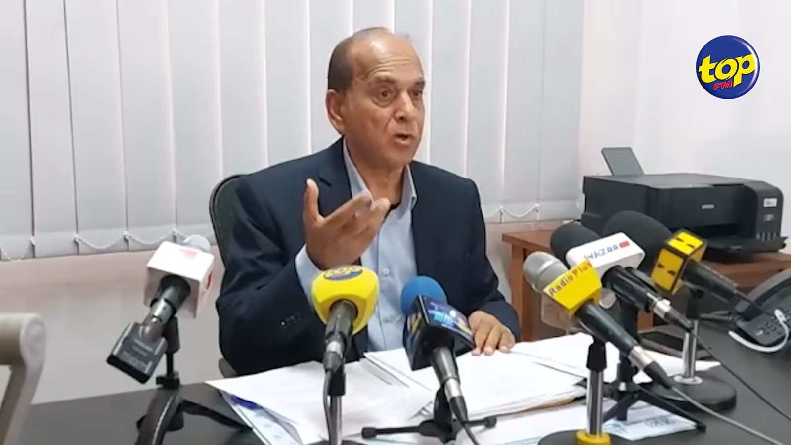 Il garde le flou sur ses options politique : « Ena beaucoup défi devant nous… Mo pou vin avec ban propositions » dit Madan Dulloo