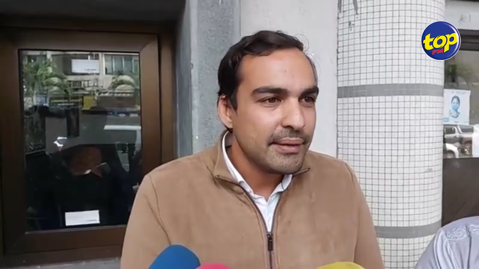 Agression alléguée de l’imam Peerbux : ‘C’est grave, Pravind Jugnauth doit agir, Kailesh Jagutpal doit démissionner le temps d’une enquête’, affirme Me. Adrien Duval, avocat de Zahir Peerbux