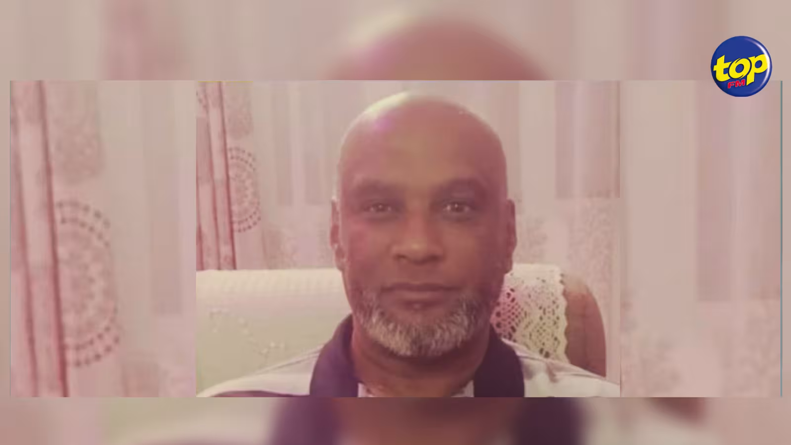 Dans un centre de traitement : Nawshad Deljoor, négatif, partage la même chambre que son épouse et son fils, tous deux positifs