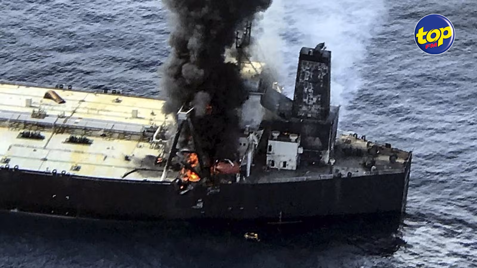 Le pétrolier New Diamond battant pavillon panaméen, en flamme  au large de Sri Lanka : un marin philippin porté disparu et un grièvement brûlé
