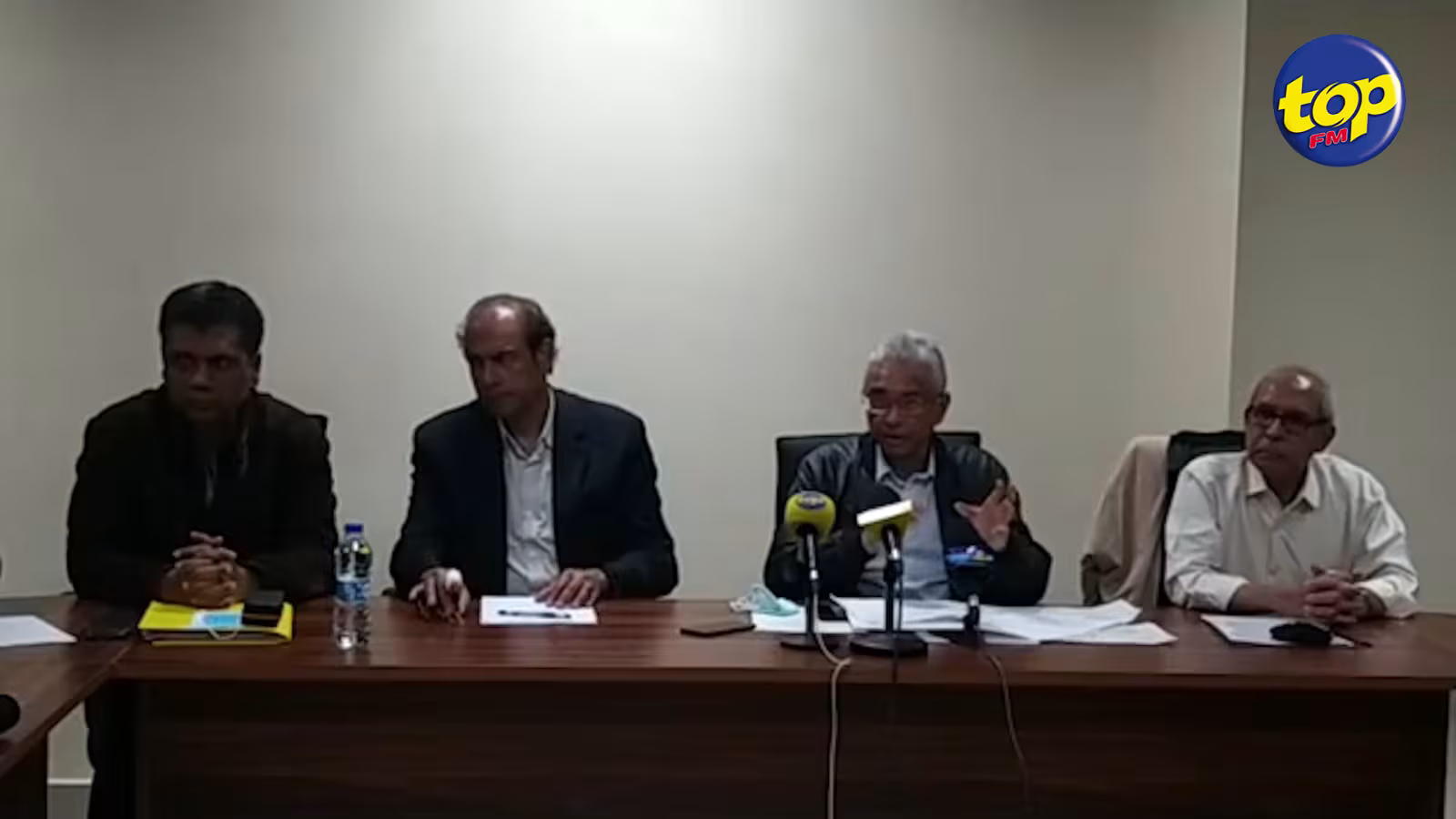 Au Conseil de district de Moka : « Si par malheur sa banla vine dans gouvernement, marké gardé pou bizin diminié pension », avise Pravind Jugnauth