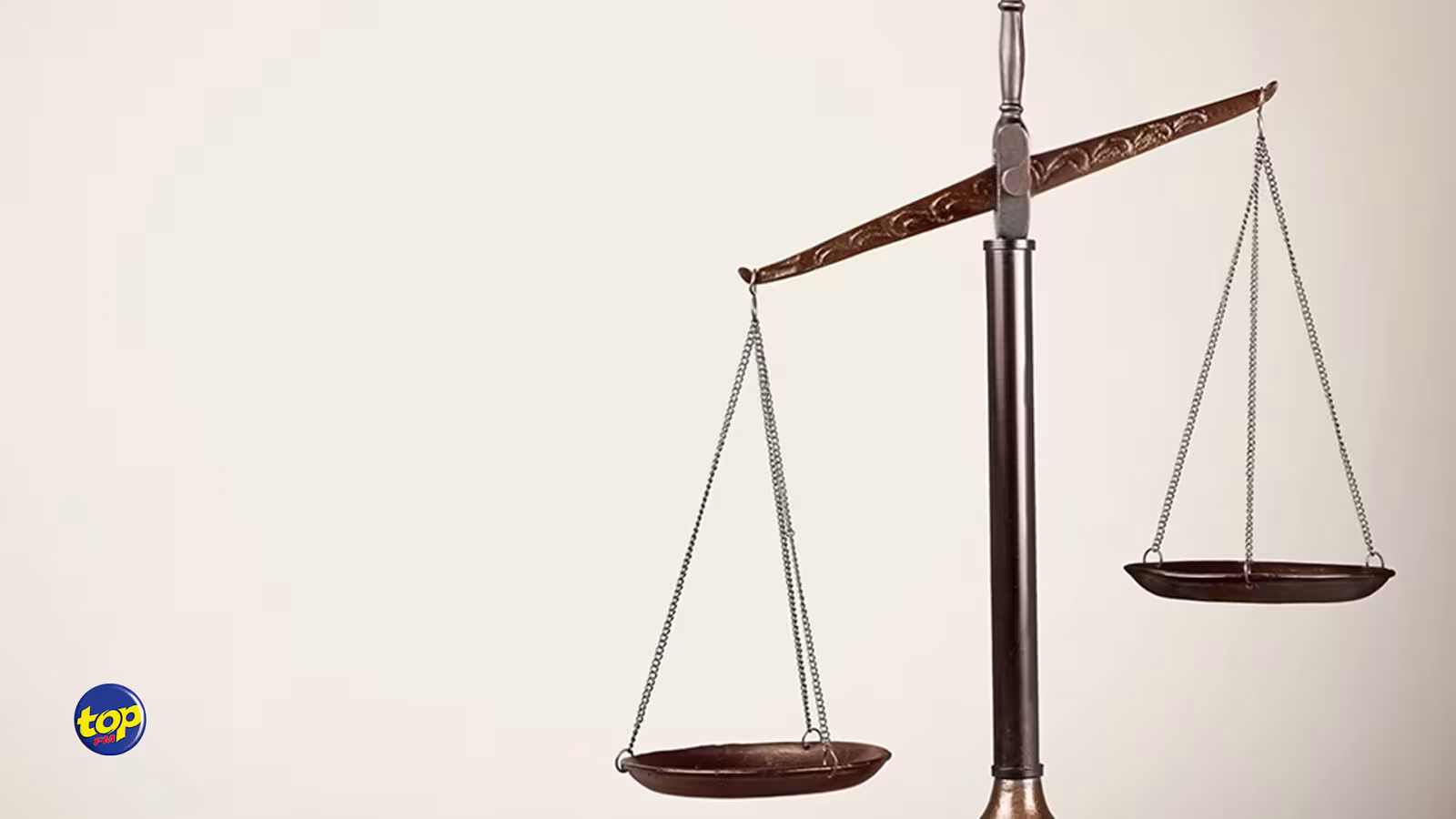 Journée mondiale du procès équitable : «Il s’agit d’un principe primordial garanti par la constitution de Maurice ;des  lacunes existent  dans l’implémentation des lois, analyses  de  l’ancien magistrat, Noren Seeburn et du Professeur Rajen Narsinghen