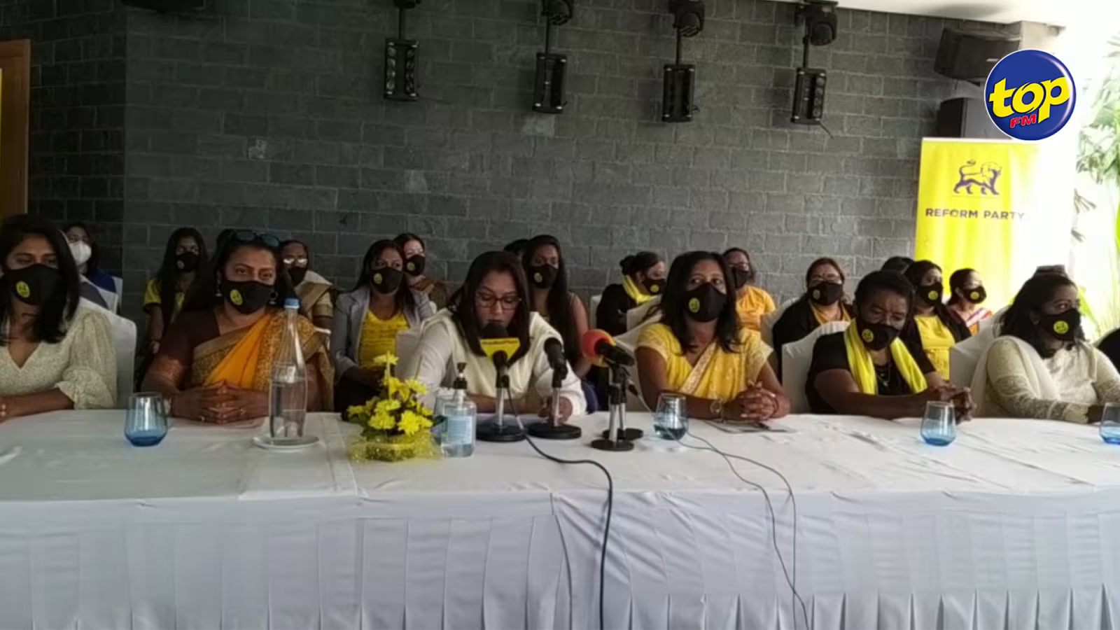 L’avocat a écopé d’une réprimandé du Bar Council pour avoir fait un commentaire à connotation sexuelle : L’aile féminine du Reform Party prend la défense de Roshi Bhadain
