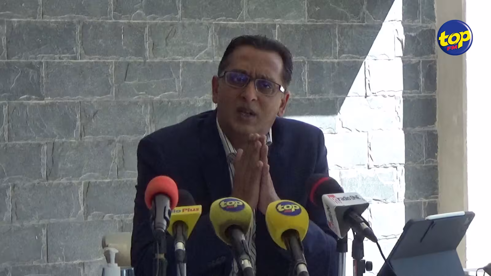 Grosses saisies de drogue : ‘pourquoi à chaque fois les suspects sont des proches du pouvoir’, demande Roshi Bhadain