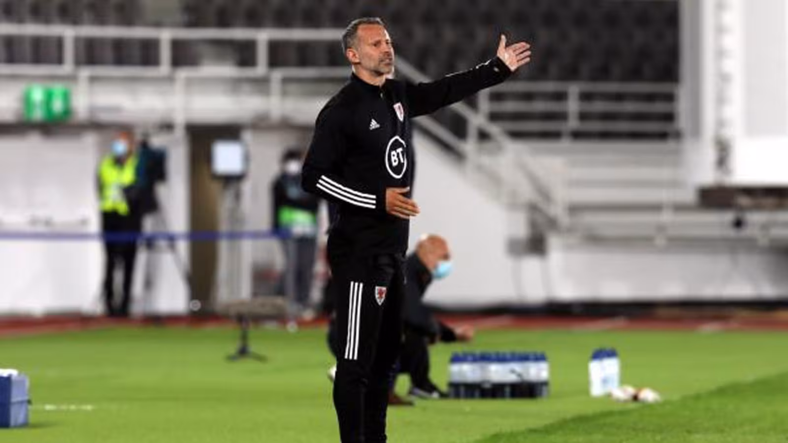Football: Ryan Giggs arrêté pour violence