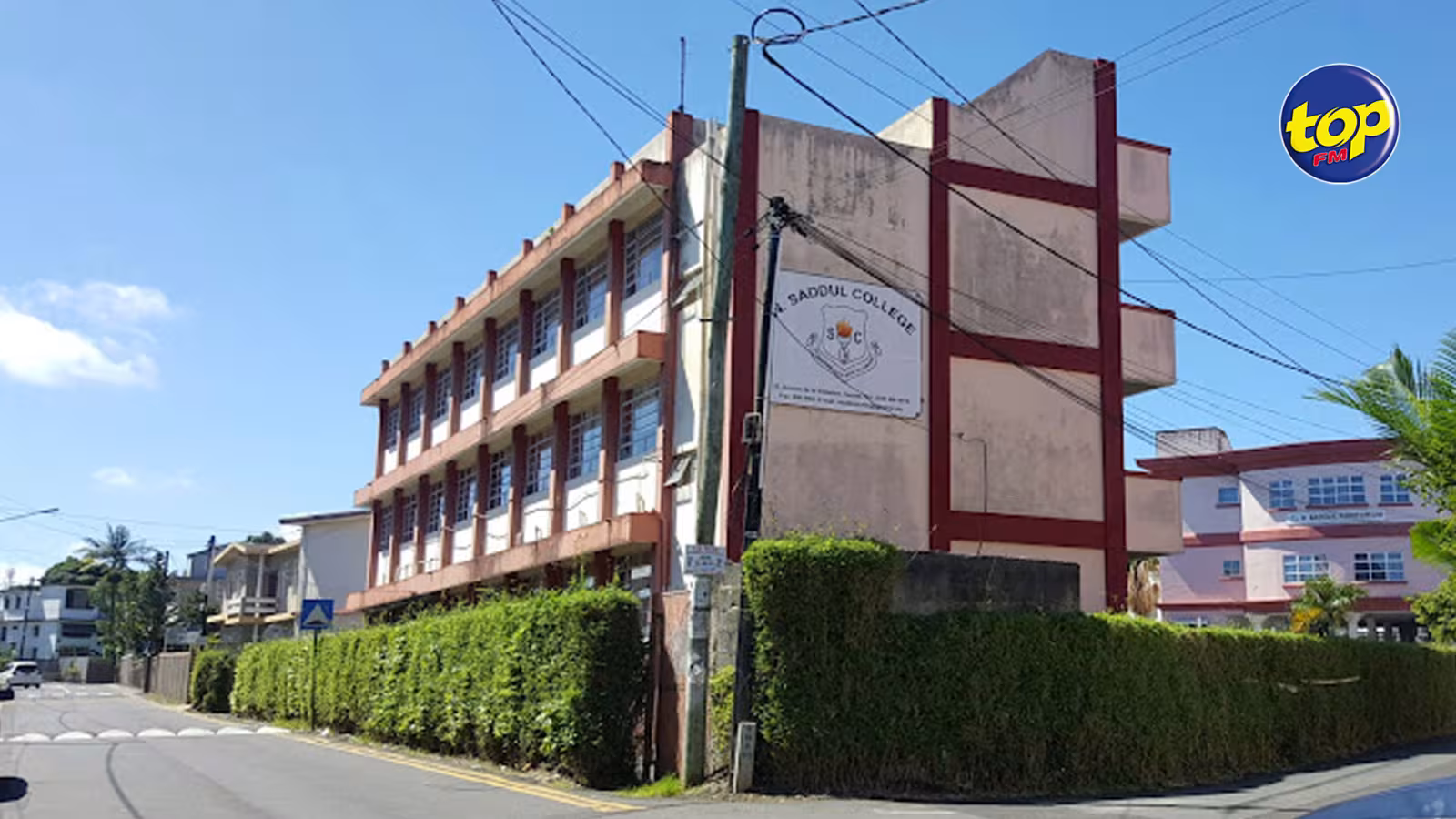 Maltraitance d’élèves par leur enseignante : les élèves de grade 11 du collège Saddul dénoncent une enseignante de Mathématiques.
