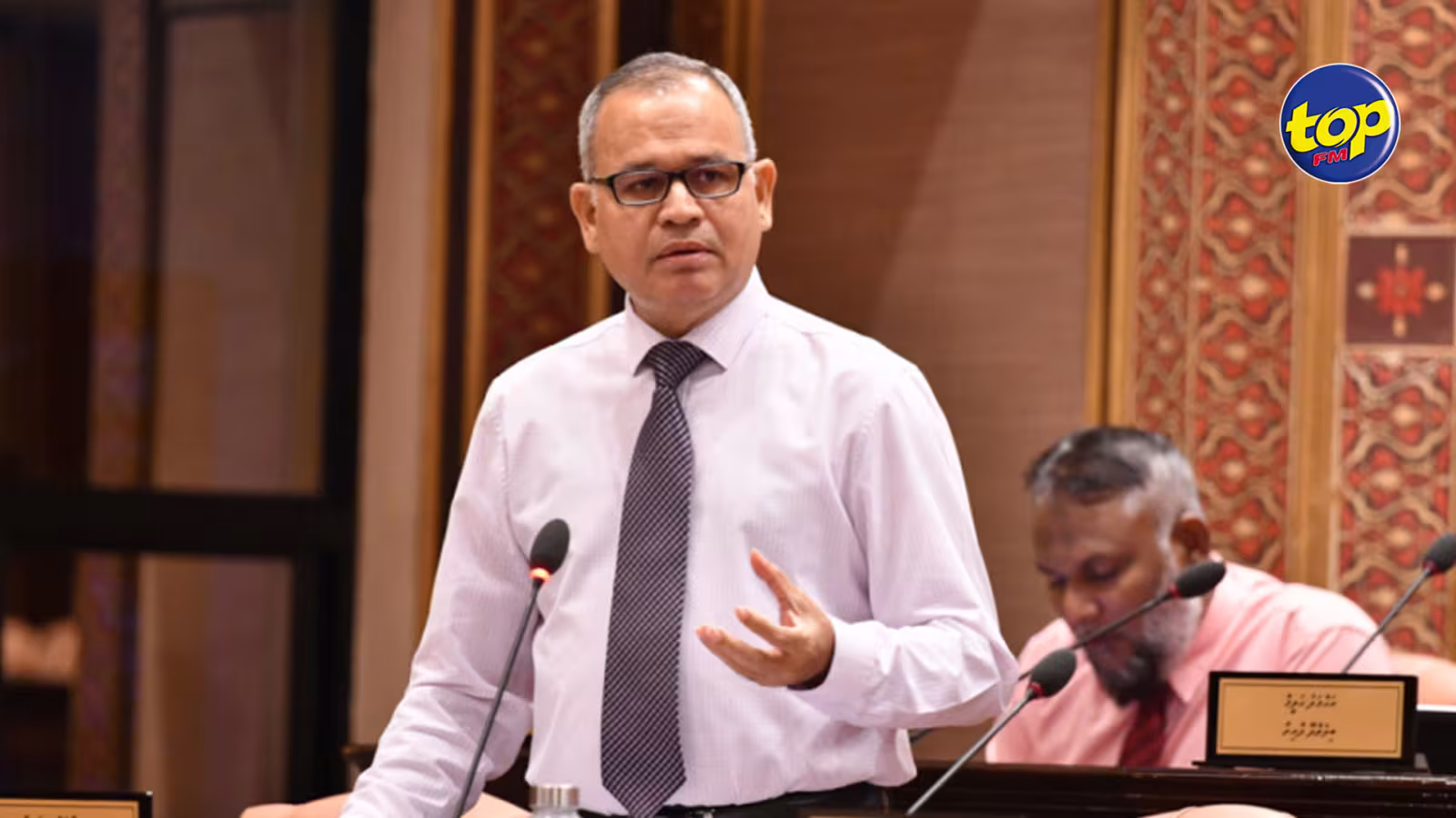 Allégations de pot-de-vin à l’encontre du Président des Maldives : « C’est faux de dire qu’il s’agit d’un coup monté en raison des élections… l’opposition dénonce cette affaire depuis l’année dernière », affirme Adam Shareef Umar