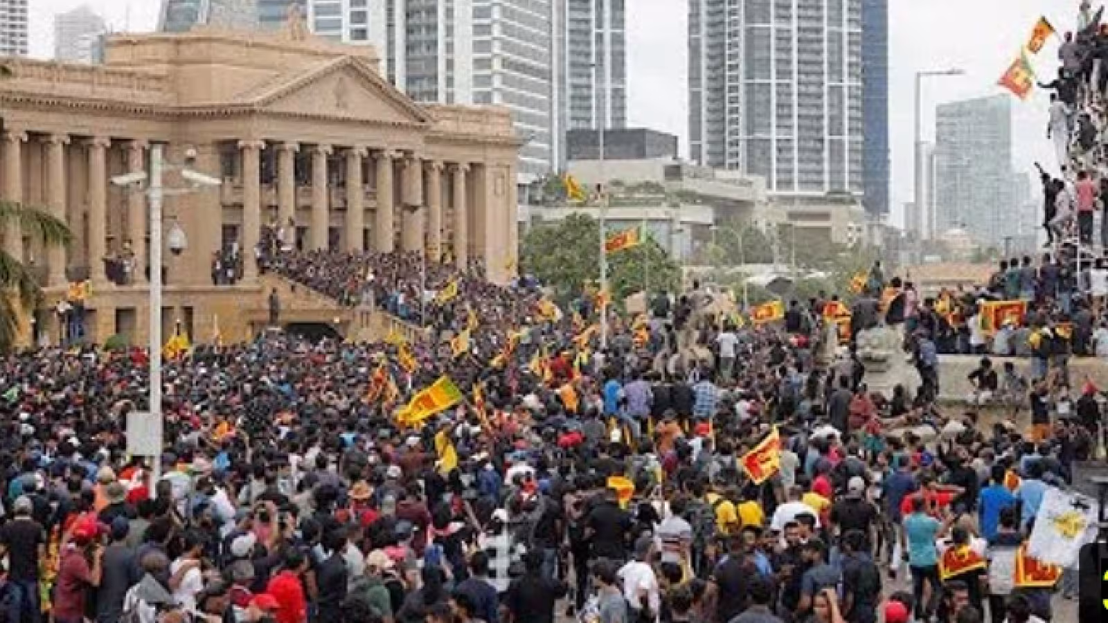 Le people sri lankais bloque la fuite de leur président vers Dubaï