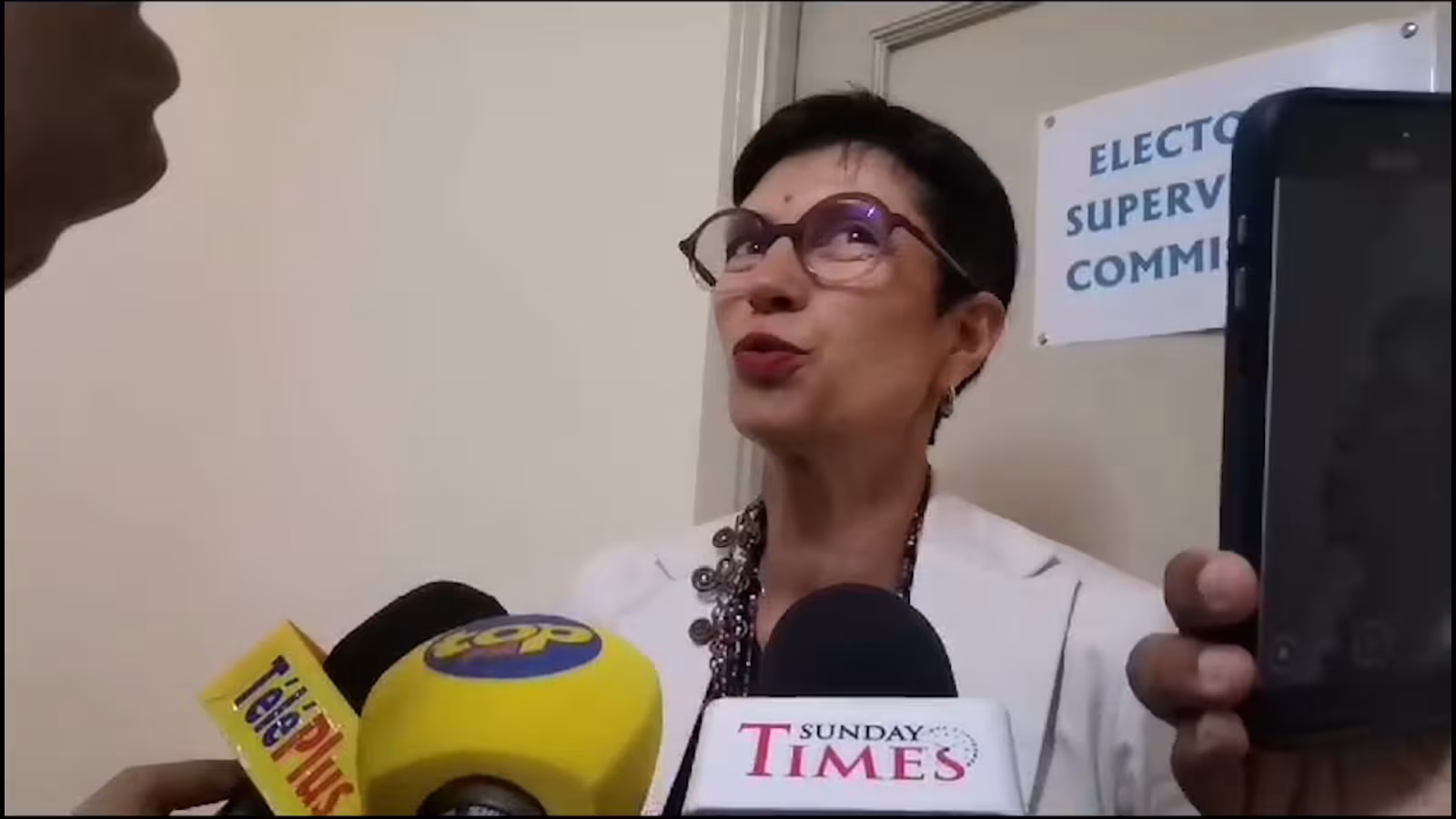 Après la rencontre avec les dirigeants de l’Alliance du Changement : « La Commission électorale a pris note des questions soulevées et reviendra vers eux avec des réponses », affirme Me Christine Sauzier, la présidente