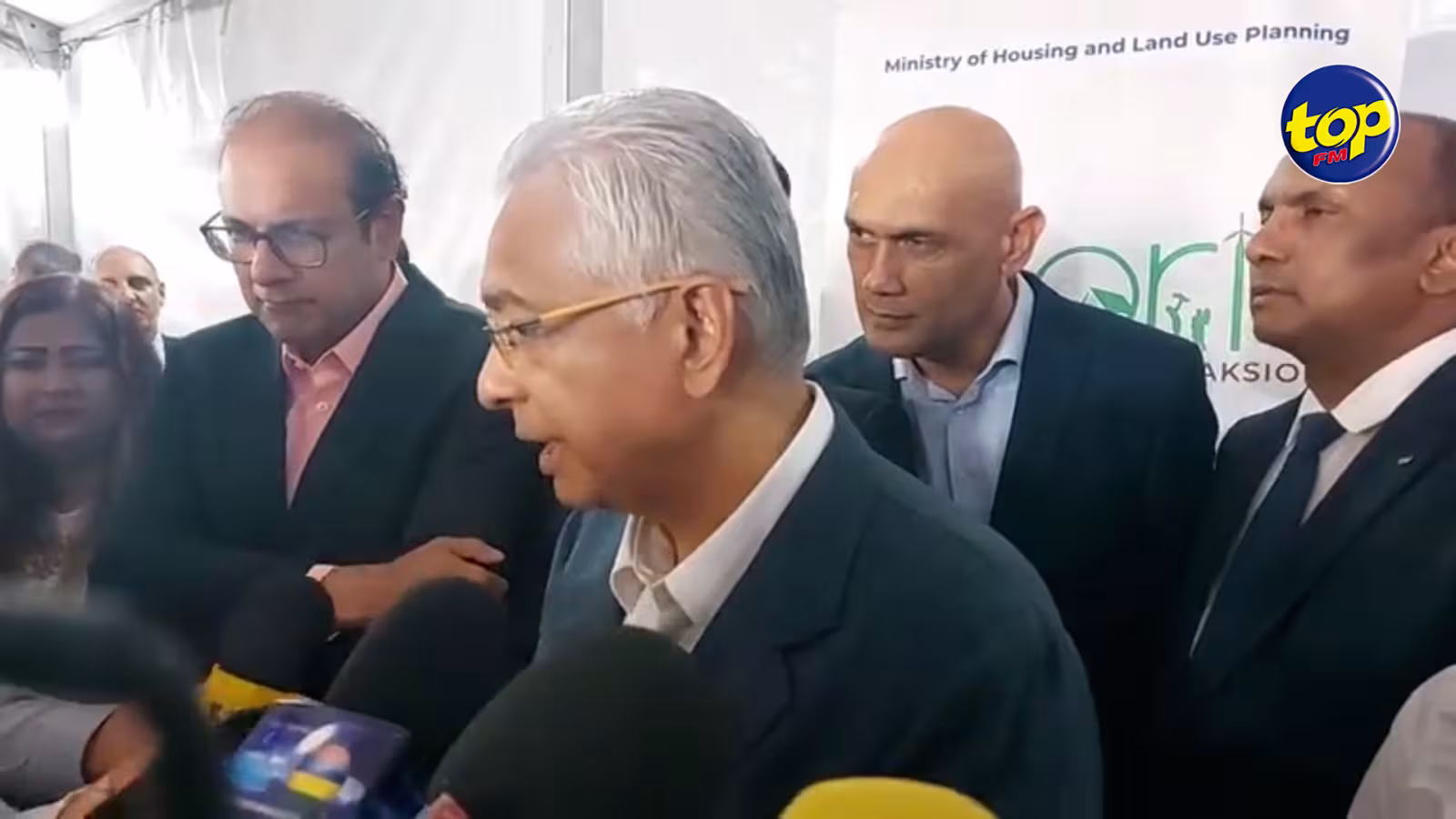 Le DPP recommande l’inculpation de Yogida Sawmynaden dans l’affaire Constituency Clerk : ‘Mo pas trouver kifaire li bisin step down tant kienn la cour pas fini juger’ dit Pravind Jugnauth