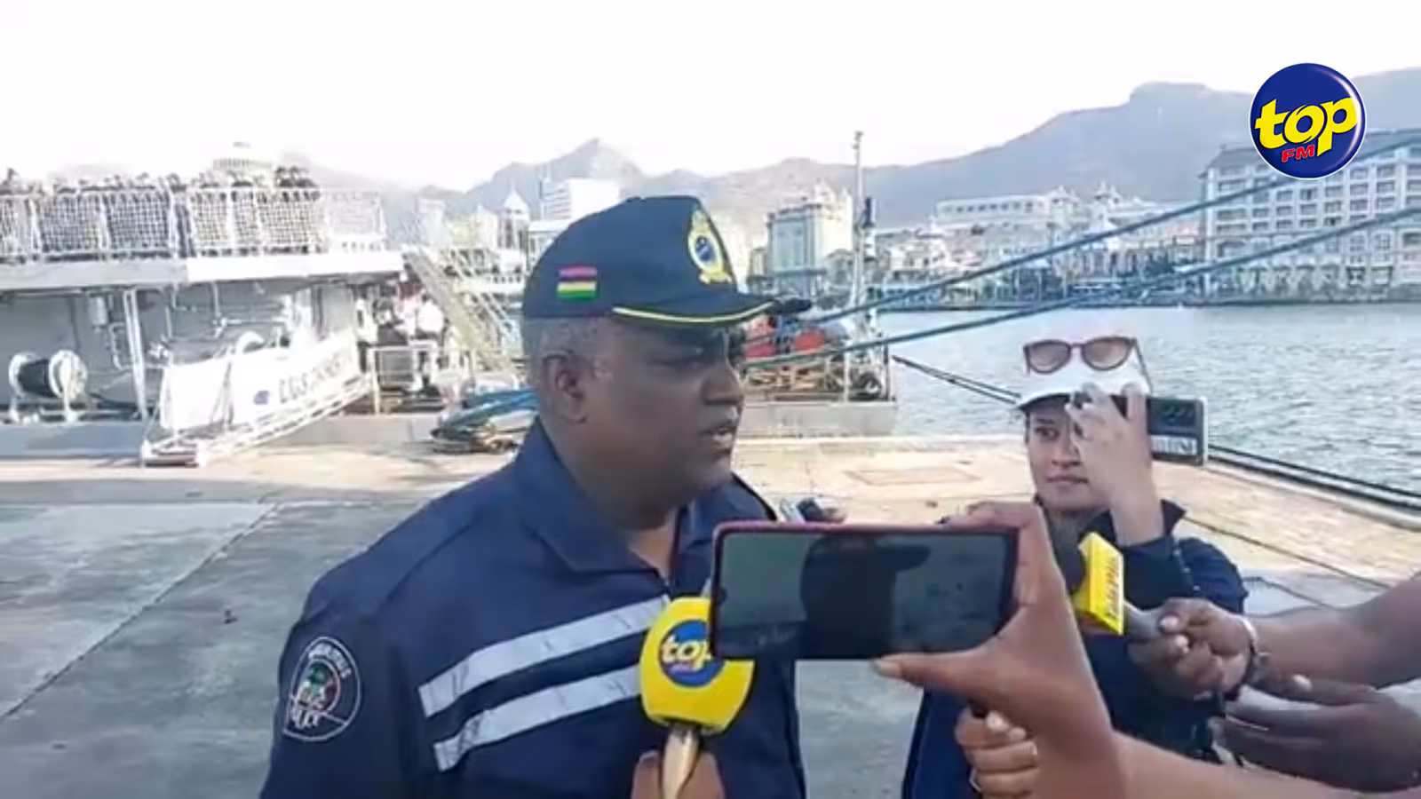 Un bateau sri-lankais intercepté dans nos eaux : 7 membres d’équipage arrêtés et 50 requins retrouvés dans la cale… la piste d’une pêche illégale privilégiée