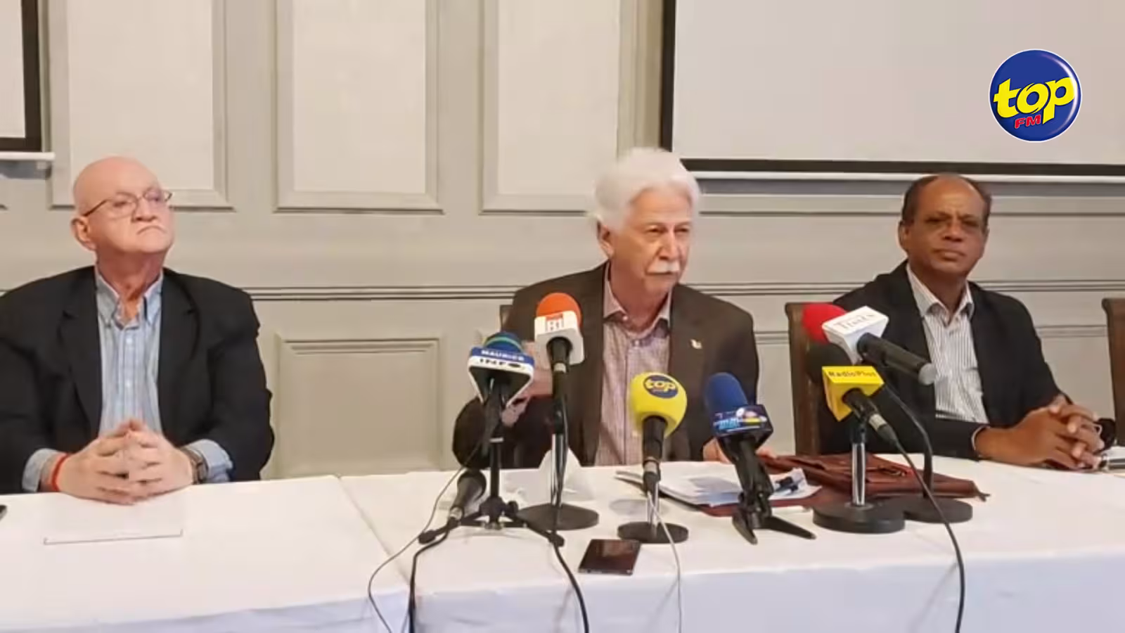 Naufrage des bateaux à St Brandon : « mo déjà demander au nom du MMM, arrête donne ban permis la pêche à ban bateau de Taiwan » indique Paul Bérenger