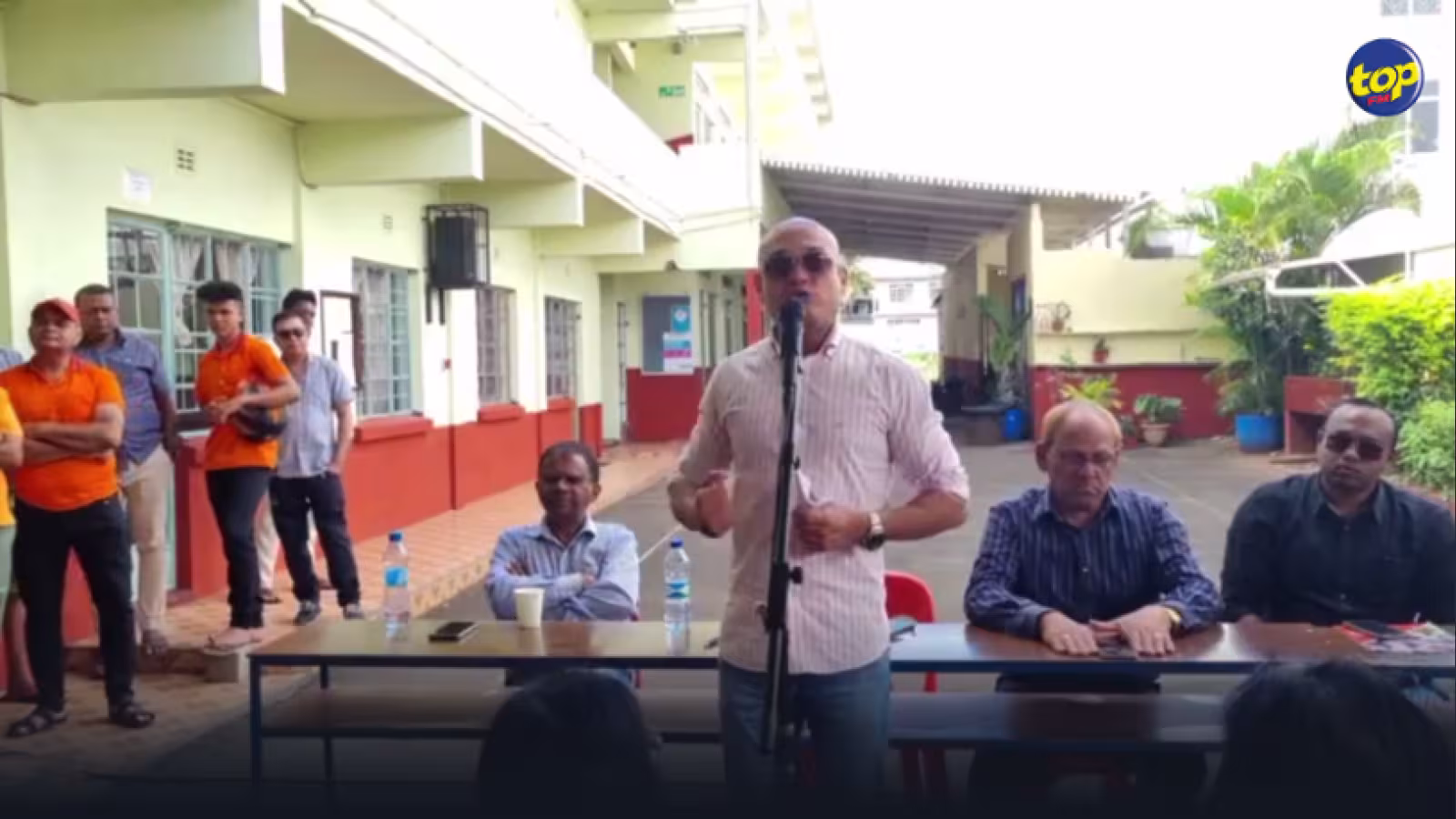 Toute en disant ne pas vouloir commenter le cas de Yogita Baboo-Rama : Soodesh Callichurn fait état des cas de Rehana Ameer et Dharmanand Dhooharika sous l’ancien régime…