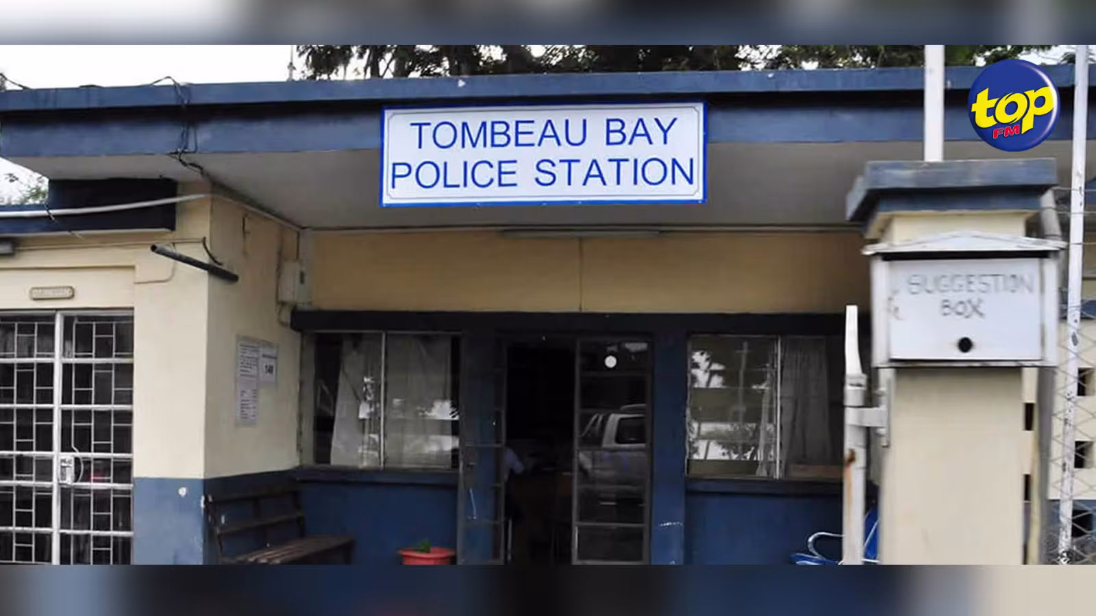 A Baie du Tombeau : une adolescente de 12 ans enceinte de 5 mois  de son petit ami de 15 ans