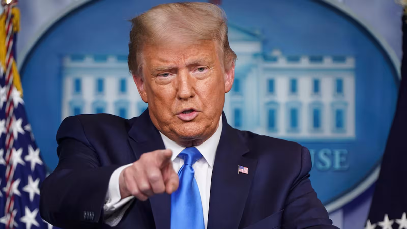 Trump accusé de négligence criminelle dans sa gestion de la pandémie