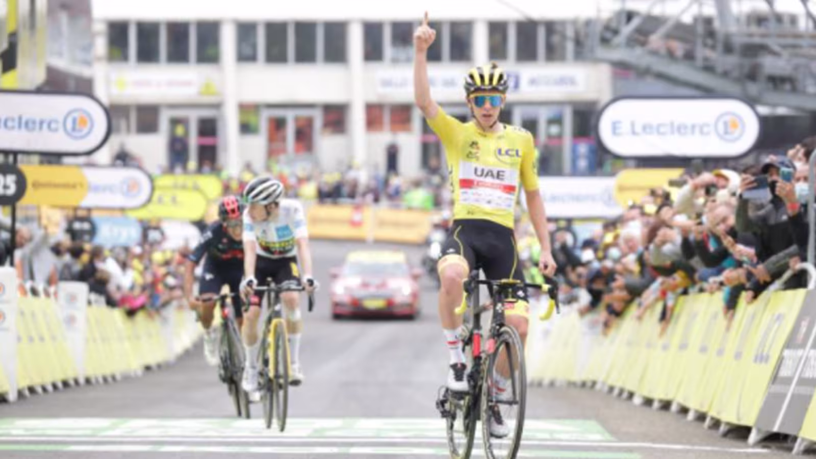 Tour de France : Doublé pour Tadej Pogacar, à nouveau vainqueur d’étape à Luz Ardiden