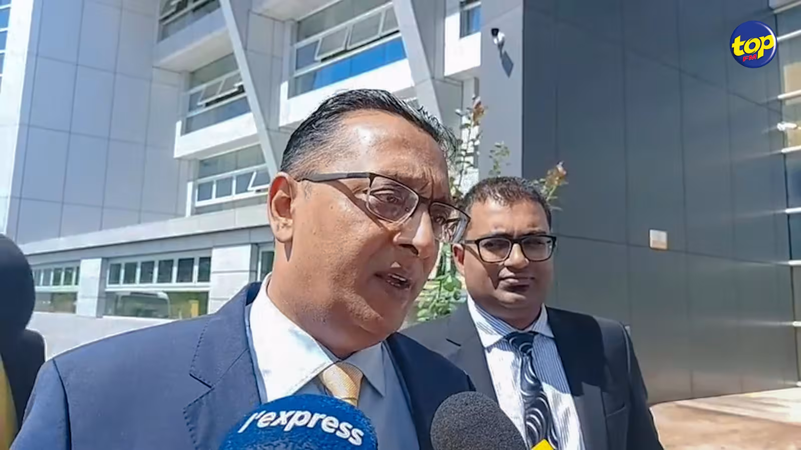 L’Icac en présence d’un mandat d’arrêt contre Roshi Bhadain : « C’est purement politique », affirme le leader du Reform Party