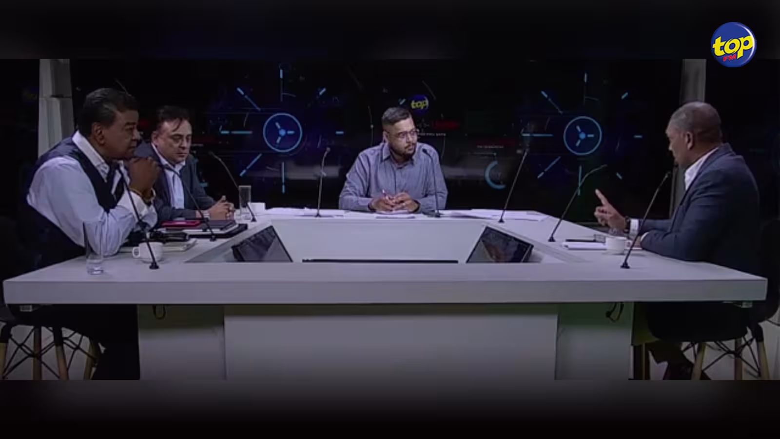 Suite à l’émission Radar Lepep spécial avec l’ASP Ashik Jagai : Top FM publient un communiqué après les incidents qui ont eu lieu durant et après l’émission…
