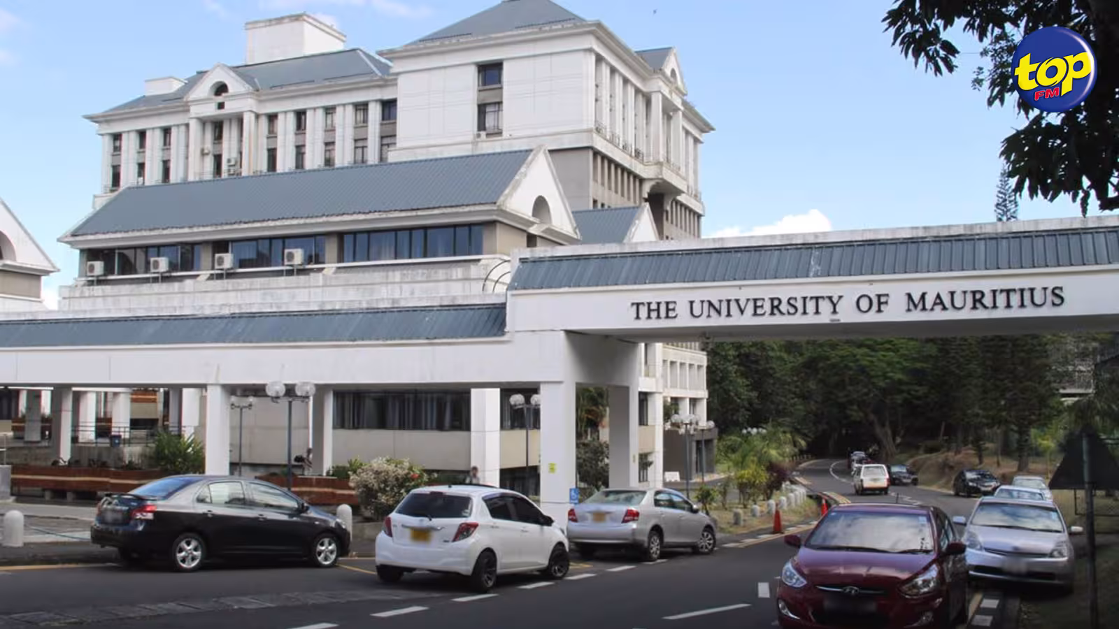 À proximité de l’Université de Maurice: un passant tombe sur un dossier du Forensic Science Laboratory lié à une enquête retrouvé dans la rue