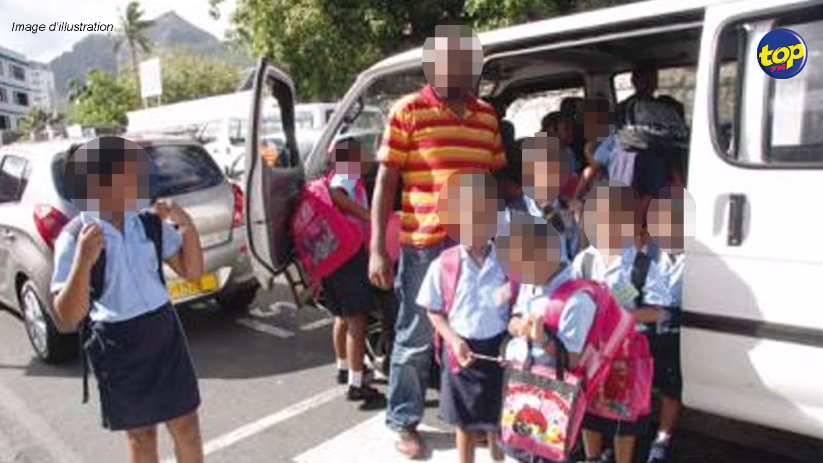Pour éviter des foules à l’extérieur : L’Association des propriétaires de vans scolaires demande au ministère de l’Éducation d’ouvrir les portes des écoles plus tôt