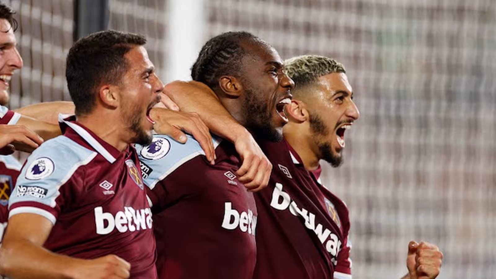 Premier League: West Ham surclasse Leicester