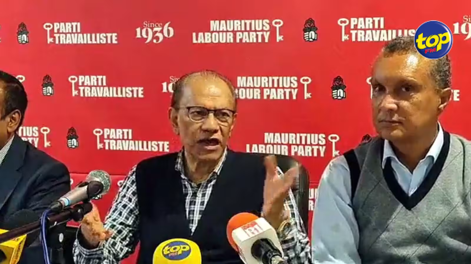 Politique : ‘Mo pas attacher avec auken poste mais bisin redresse sa pays-là, lerla mo pou kapav passe la barre’ lance Navin Ramgoolam qui est d’avis qu’il est la cible principale du MSM