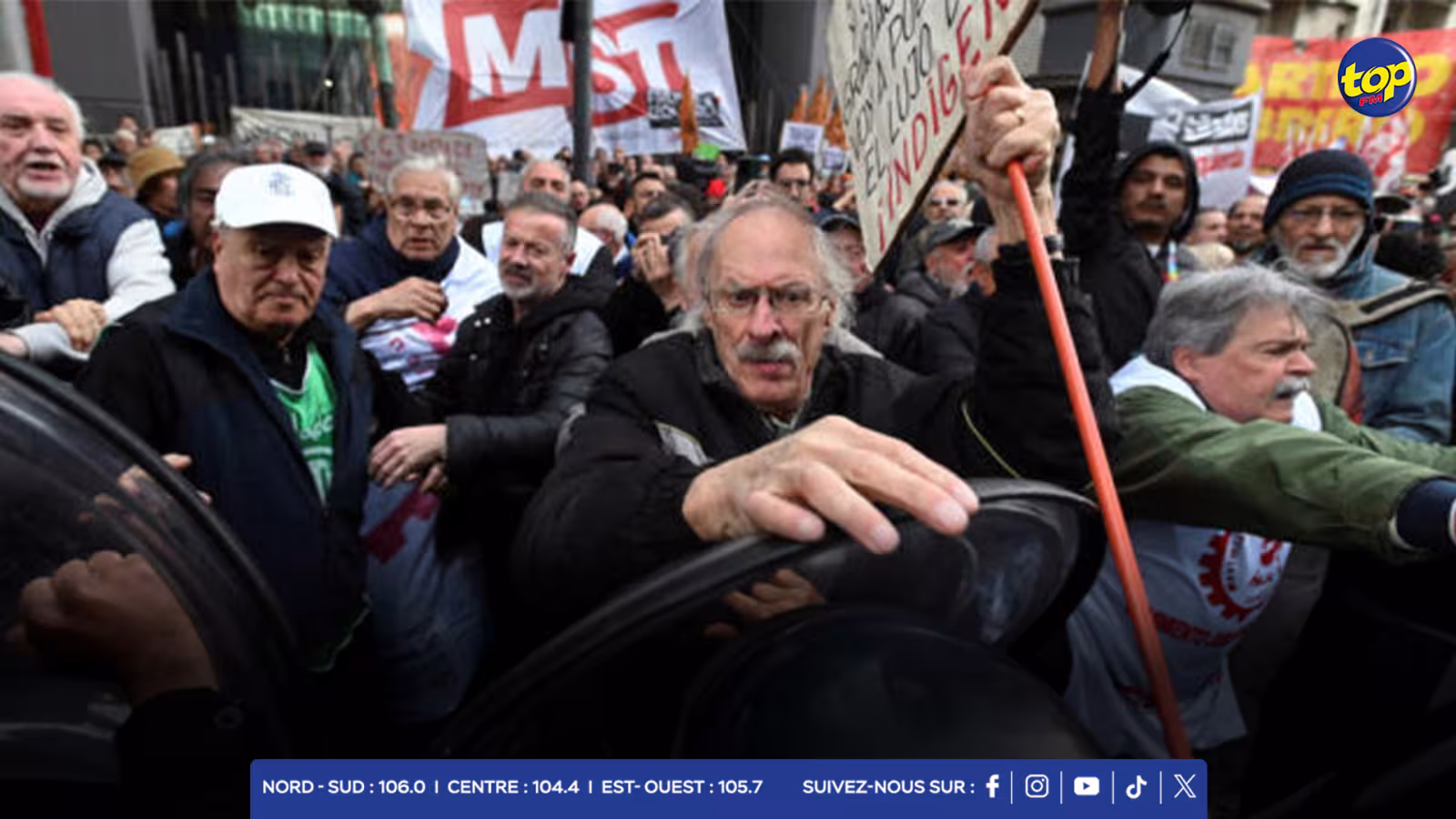 Argentine: les retraités manifestent après le refus du président  Javier Milei de compenser l'inflation